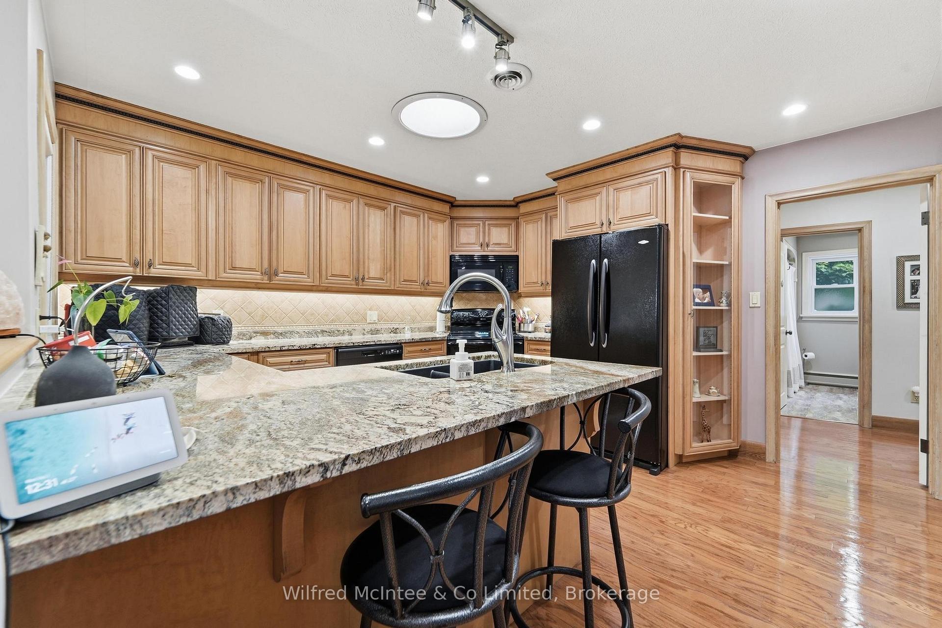 Photo 37 of 31 Johnstone Boulevard, Brockton — HOMEH