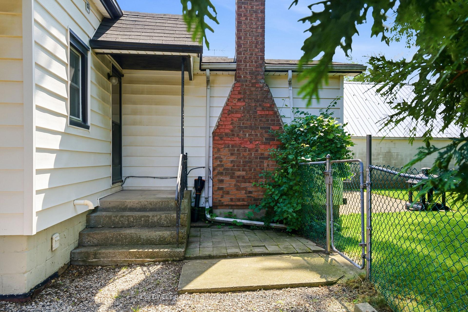 Photo 4 of 5888 Keith Street, Niagara Falls, Church's Lane — HOMEH