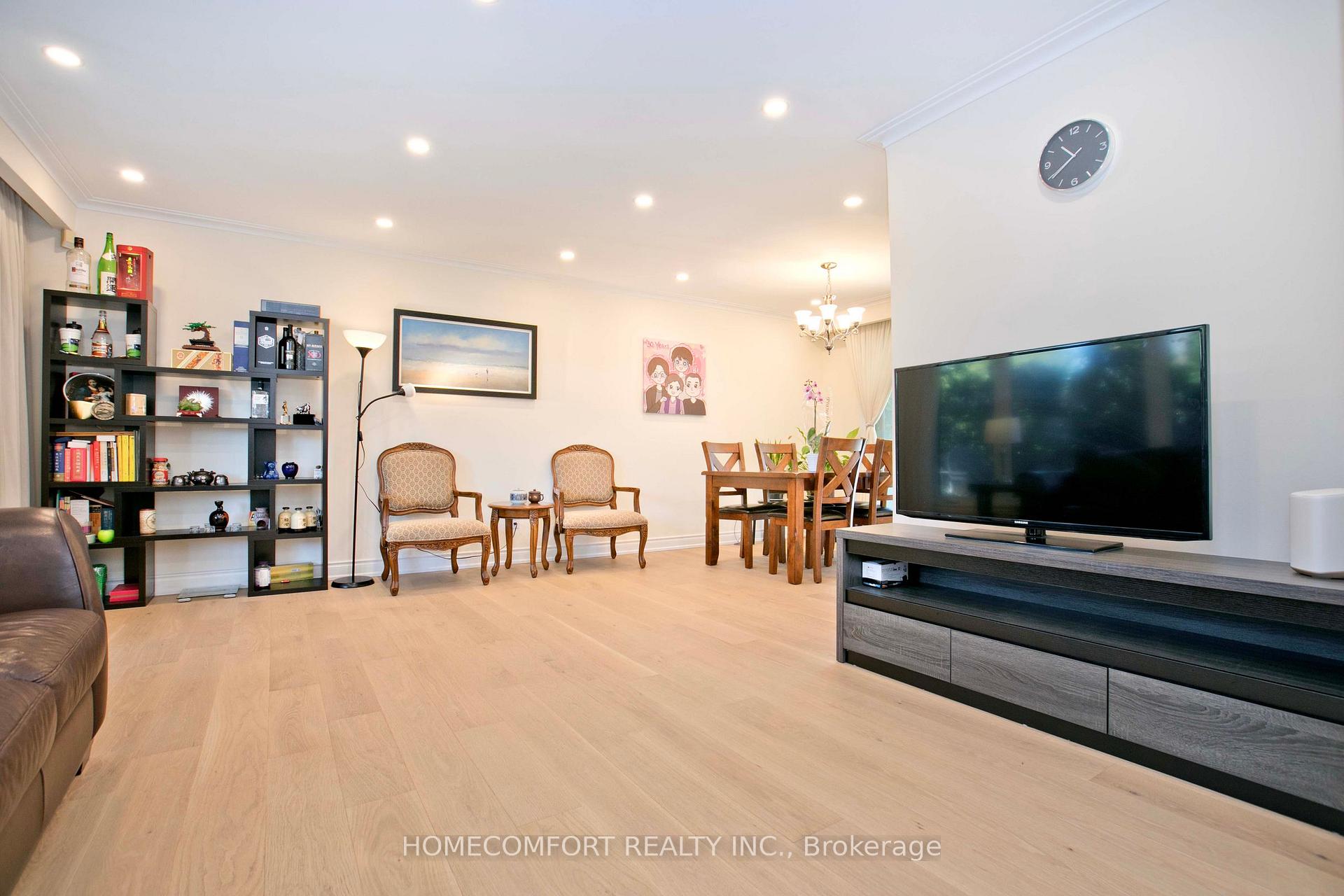 Photo 3 of Unit Upper, 19 Oldborough Circle, North York, Don Valley Village — HOMEH
