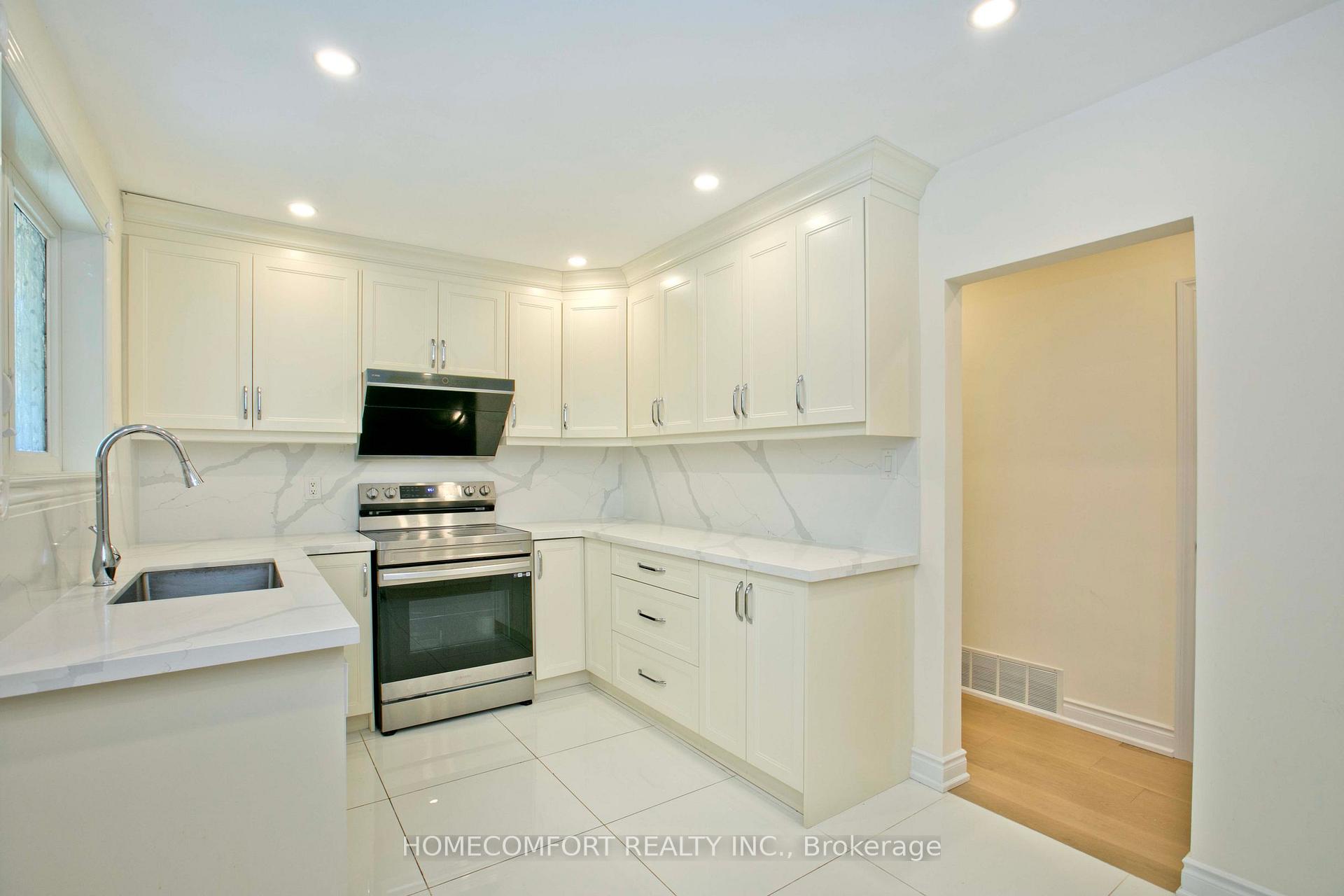 Photo 9 of Unit Upper, 19 Oldborough Circle, North York, Don Valley Village — HOMEH