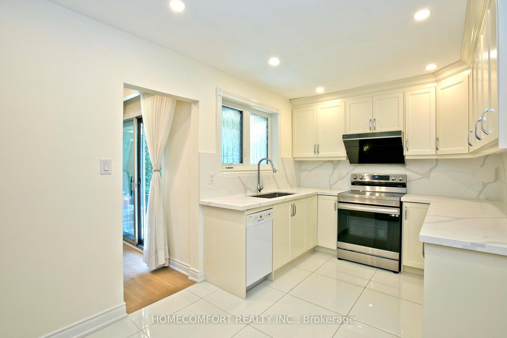 Photo 10 of Unit Upper, 19 Oldborough Circle, North York, Don Valley Village — HOMEH