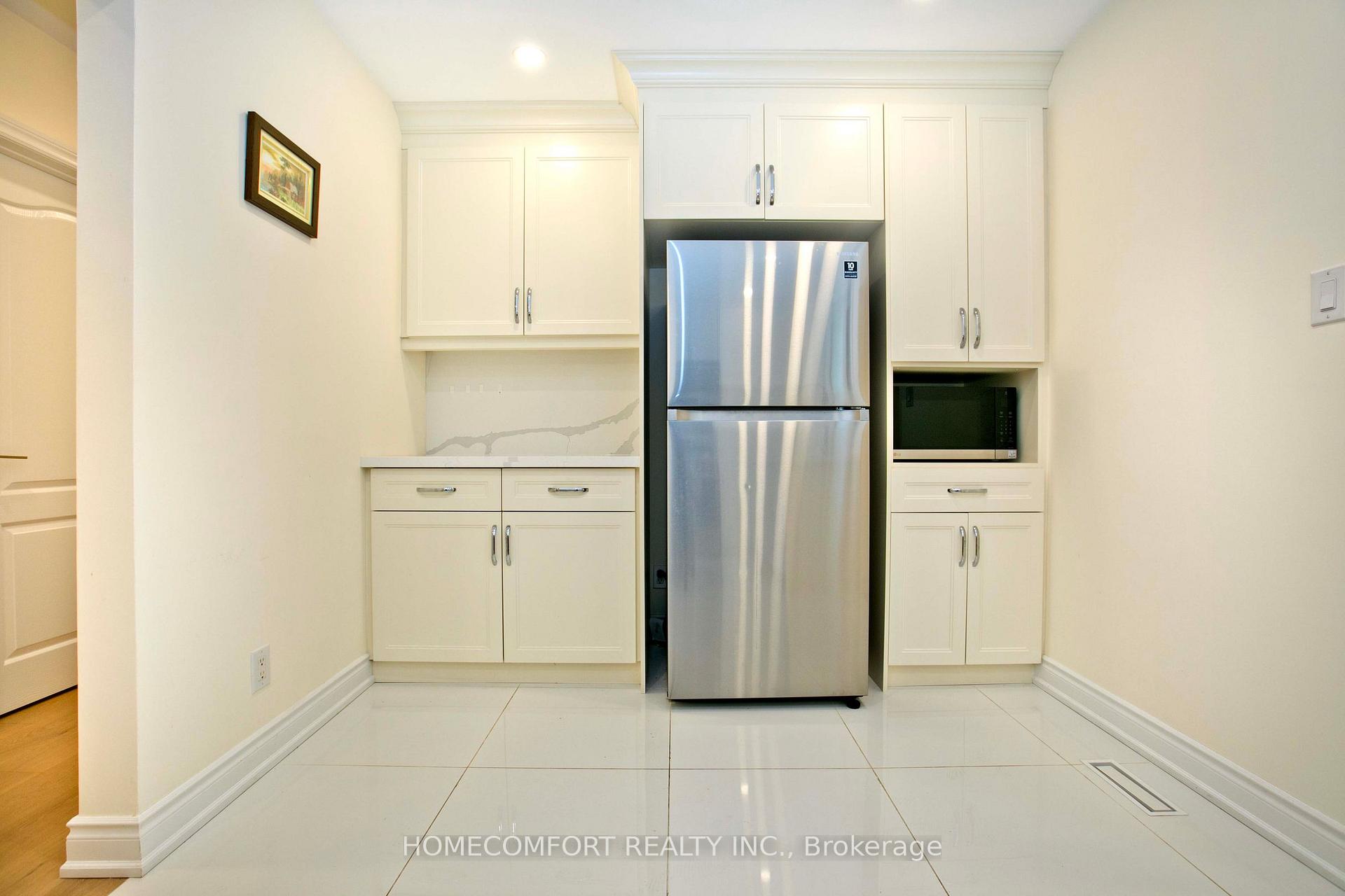 Photo 12 of Unit Upper, 19 Oldborough Circle, North York, Don Valley Village — HOMEH