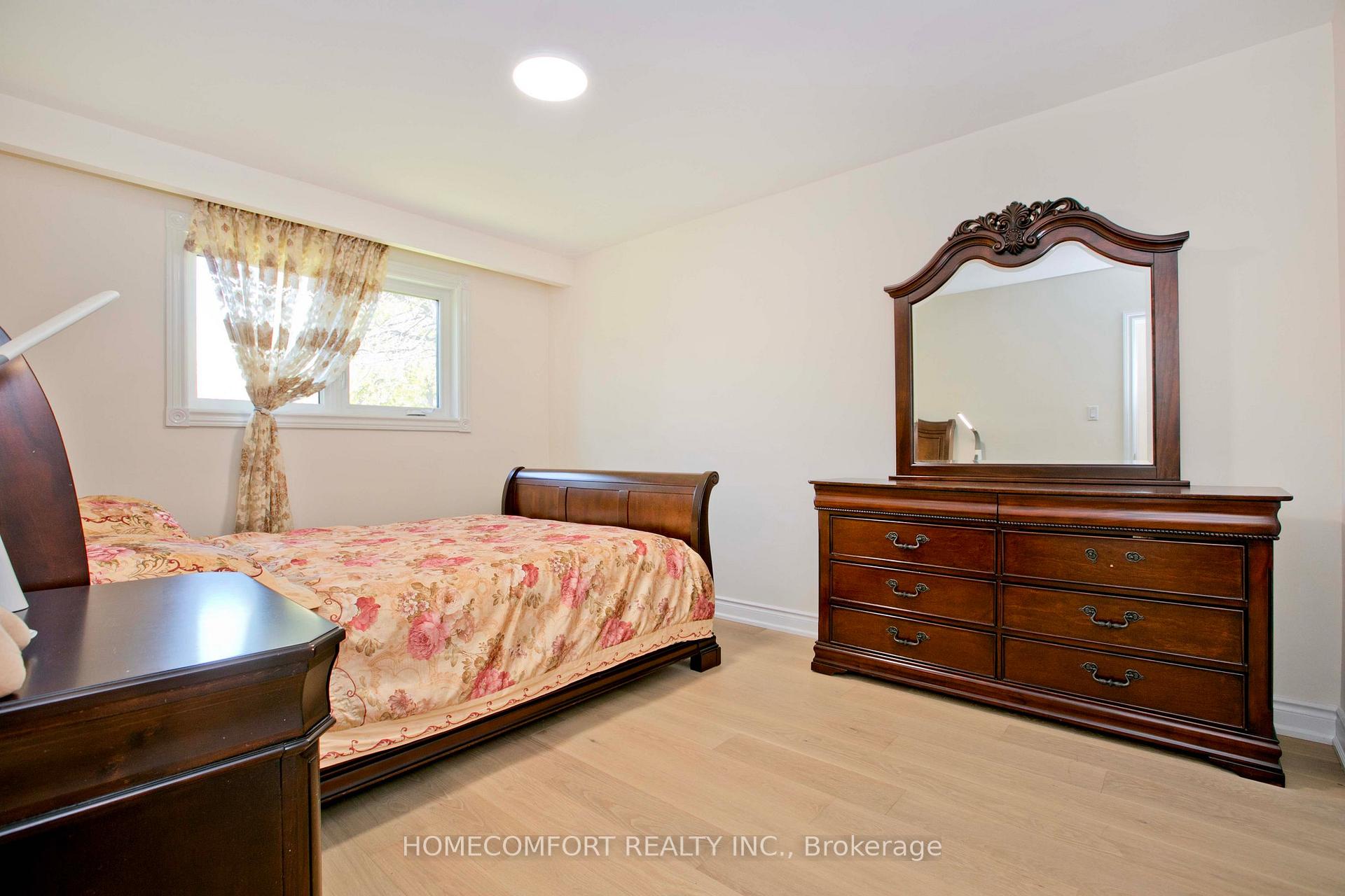 Photo 13 of Unit Upper, 19 Oldborough Circle, North York, Don Valley Village — HOMEH
