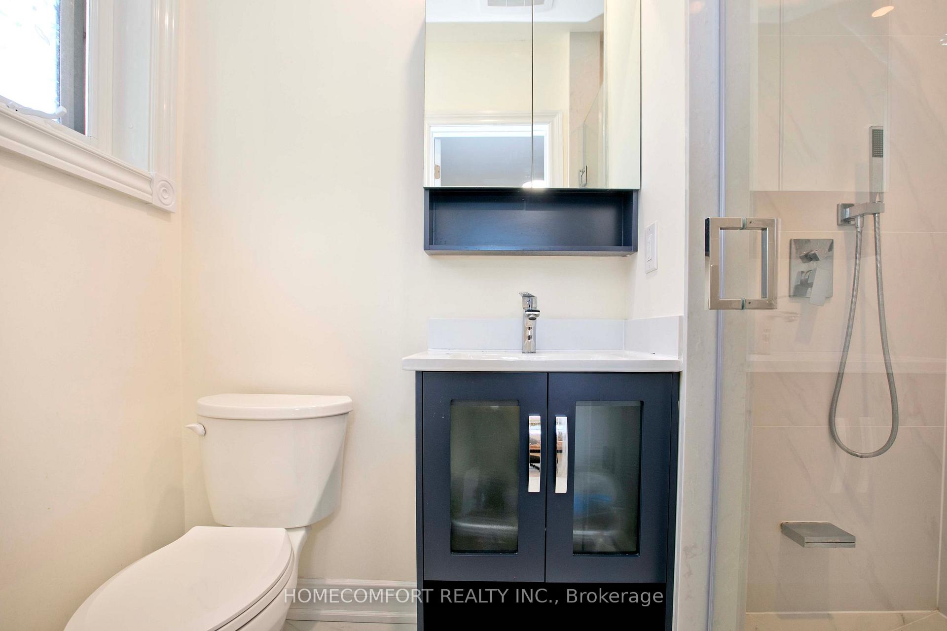 Photo 15 of Unit Upper, 19 Oldborough Circle, North York, Don Valley Village — HOMEH