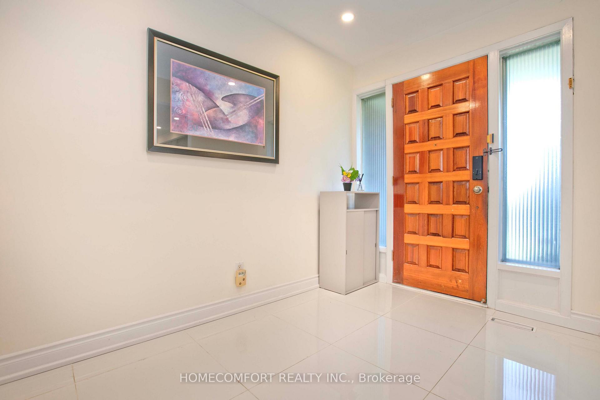 Photo 21 of Unit Upper, 19 Oldborough Circle, North York, Don Valley Village — HOMEH