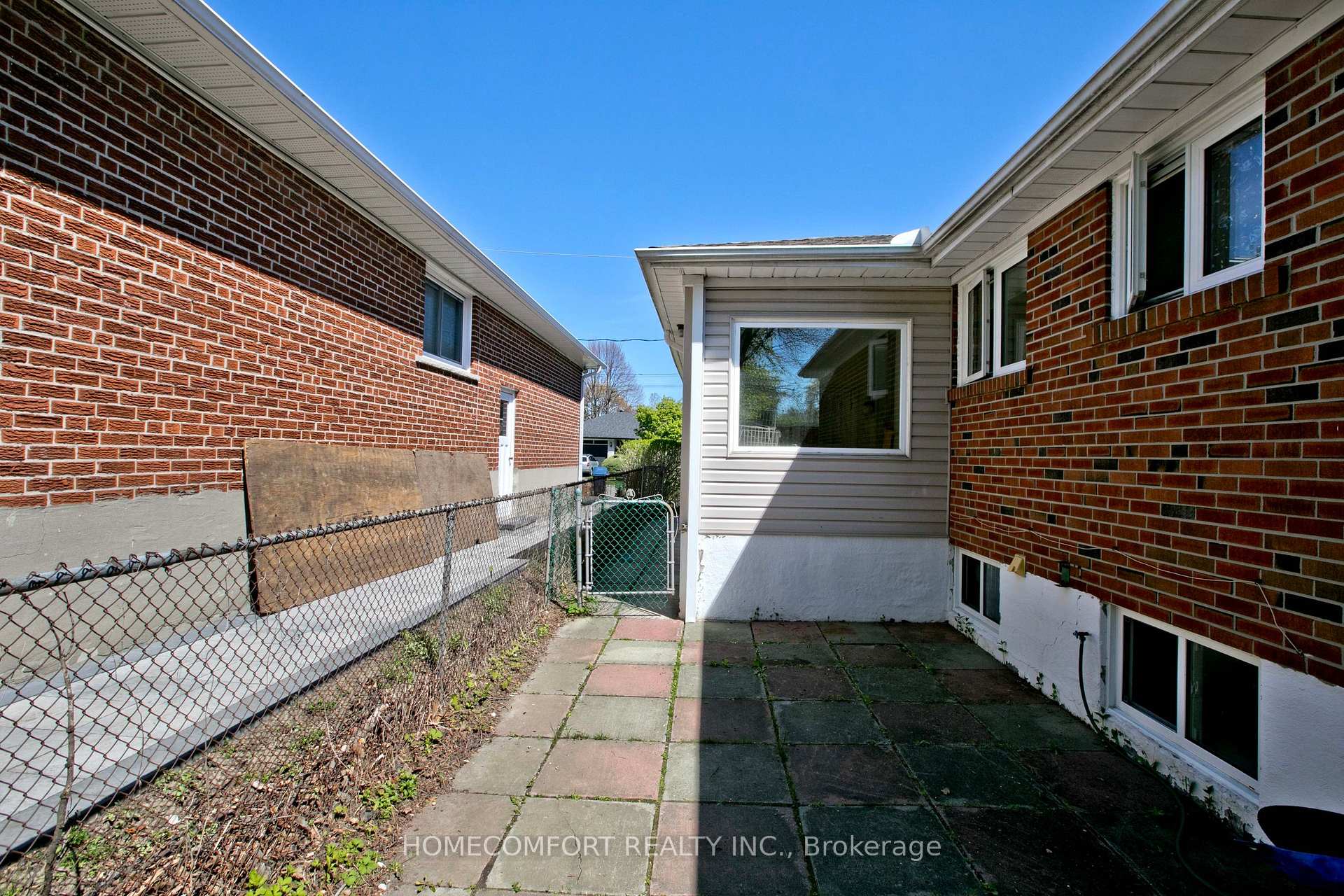 Photo 22 of Unit Upper, 19 Oldborough Circle, North York, Don Valley Village — HOMEH