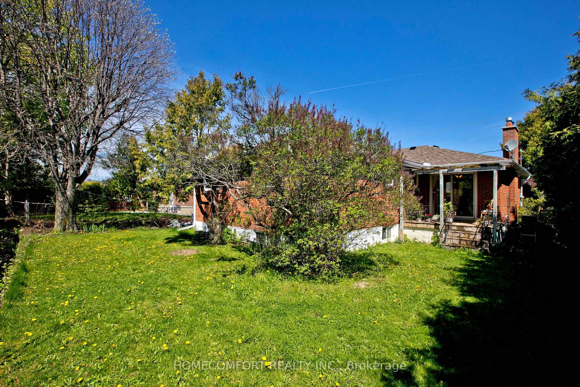 Photo 24 of Unit Upper, 19 Oldborough Circle, North York, Don Valley Village — HOMEH