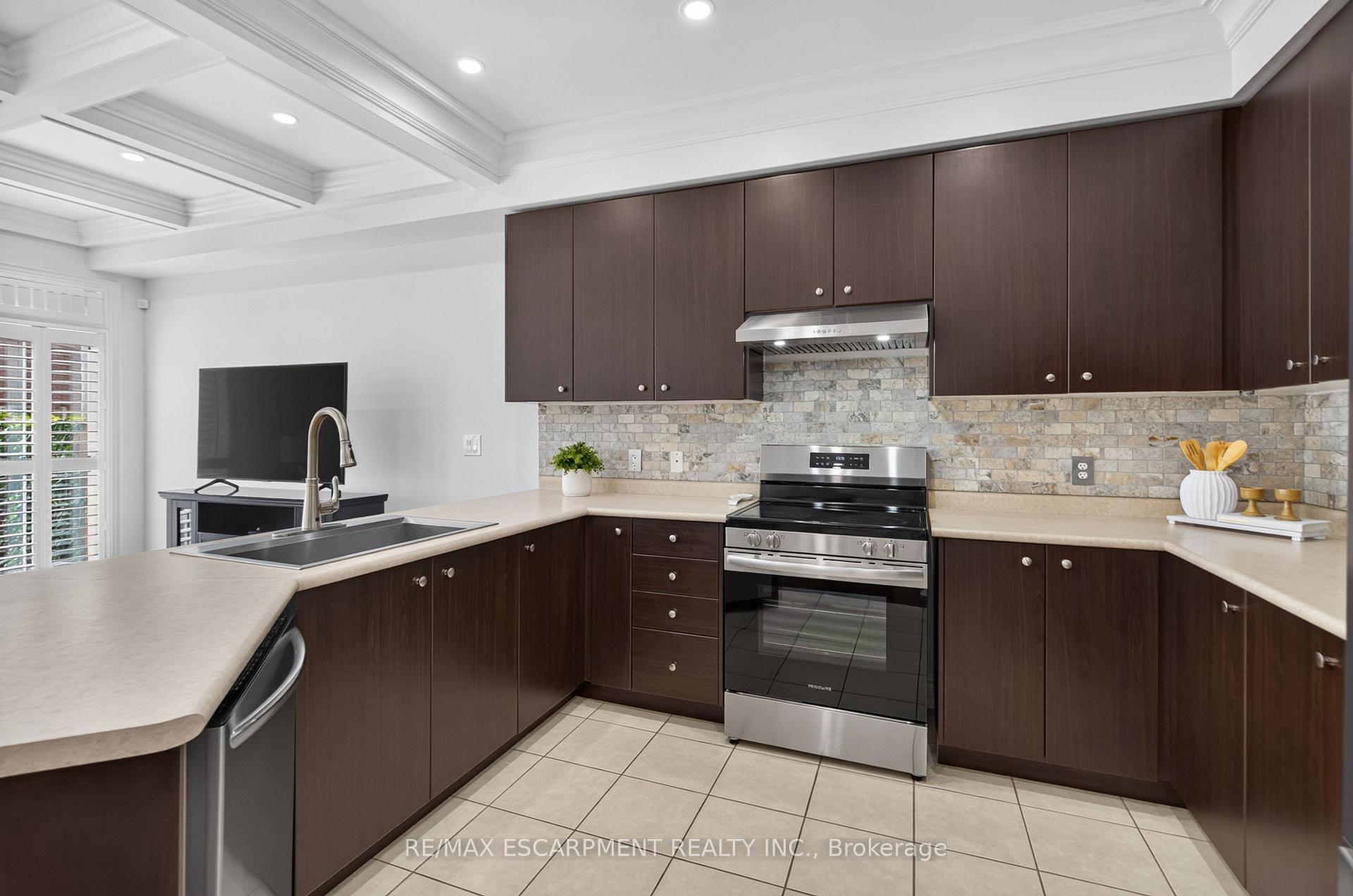 Photo 8 of Unit 93, 651 Farmstead Drive, Milton, Willmott — HOMEH