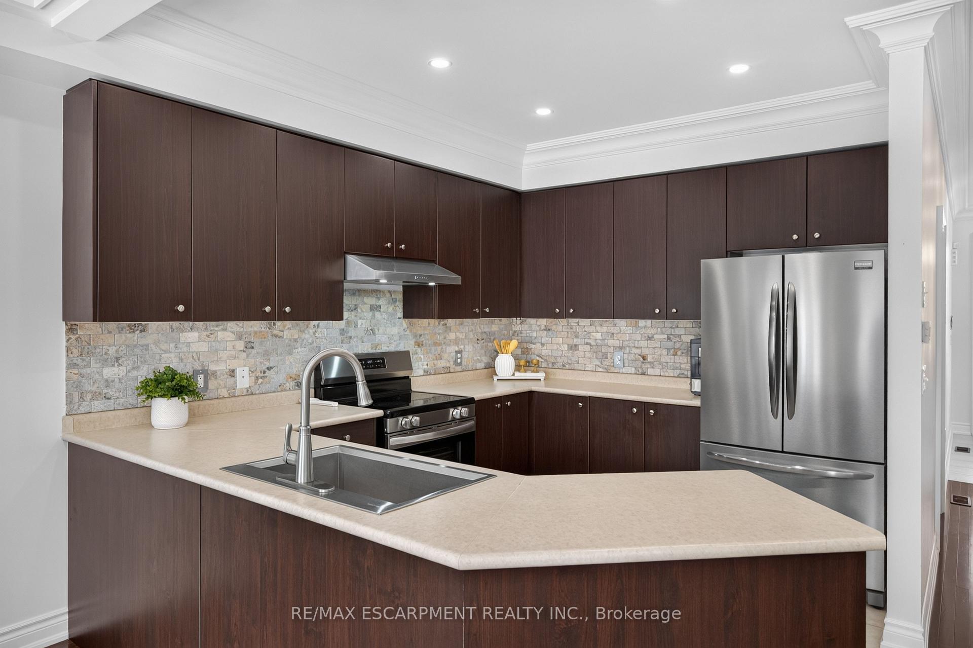 Photo 11 of Unit 93, 651 Farmstead Drive, Milton, Willmott — HOMEH