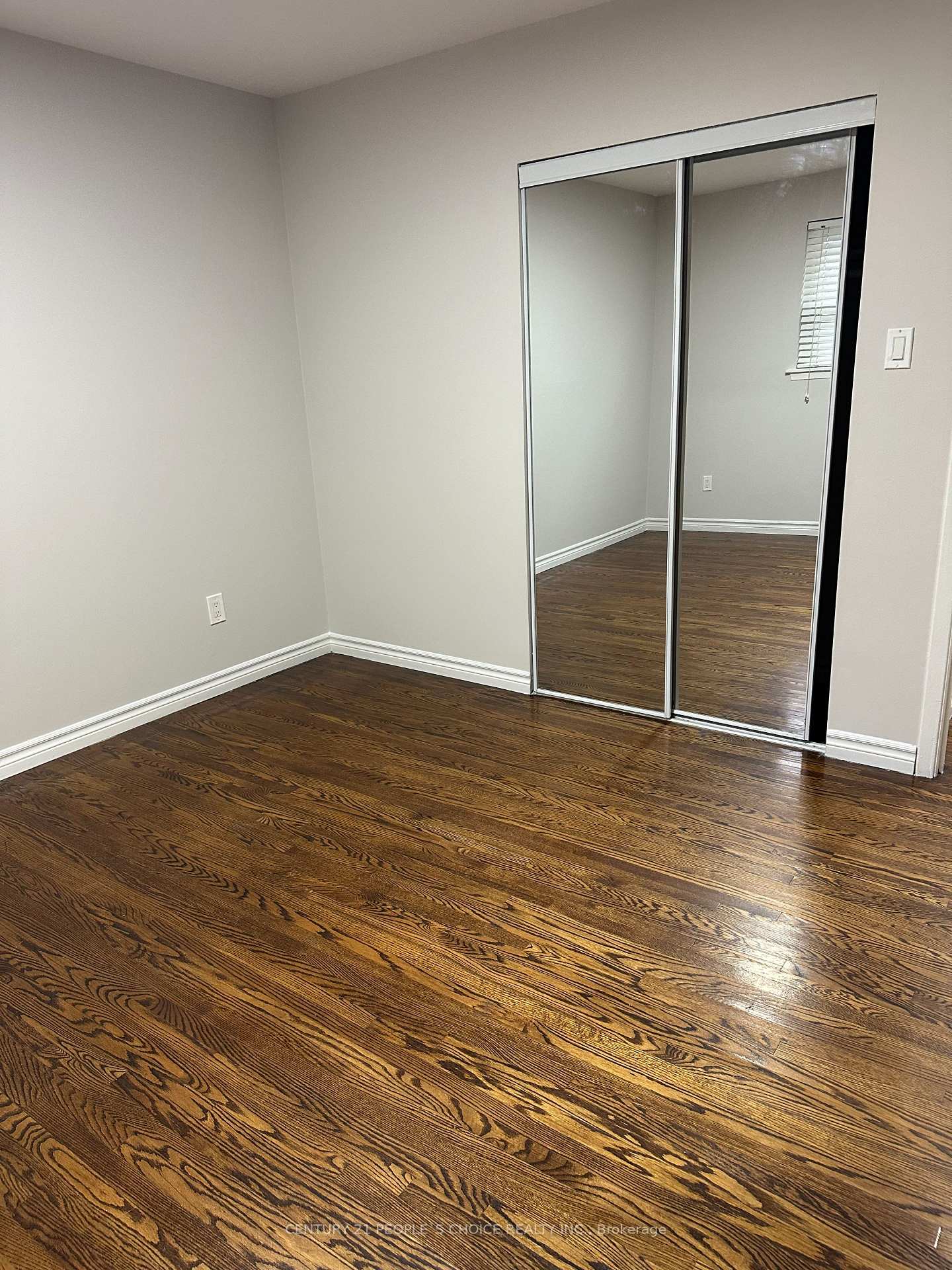 Photo 6 of Unit Upper, 72 Cathcart Crescent, Brampton, Avondale — HOMEH