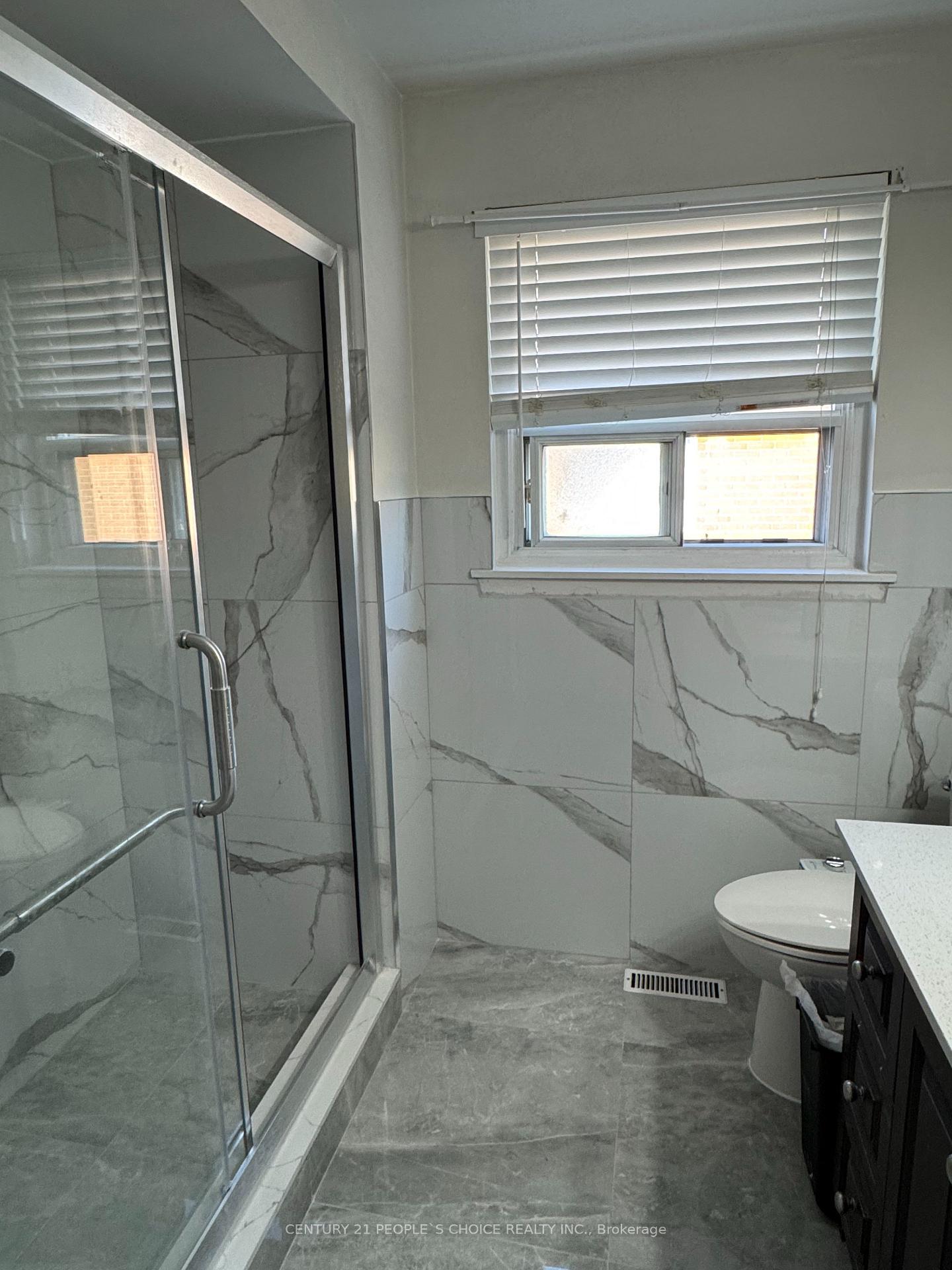 Photo 8 of Unit Upper, 72 Cathcart Crescent, Brampton, Avondale — HOMEH