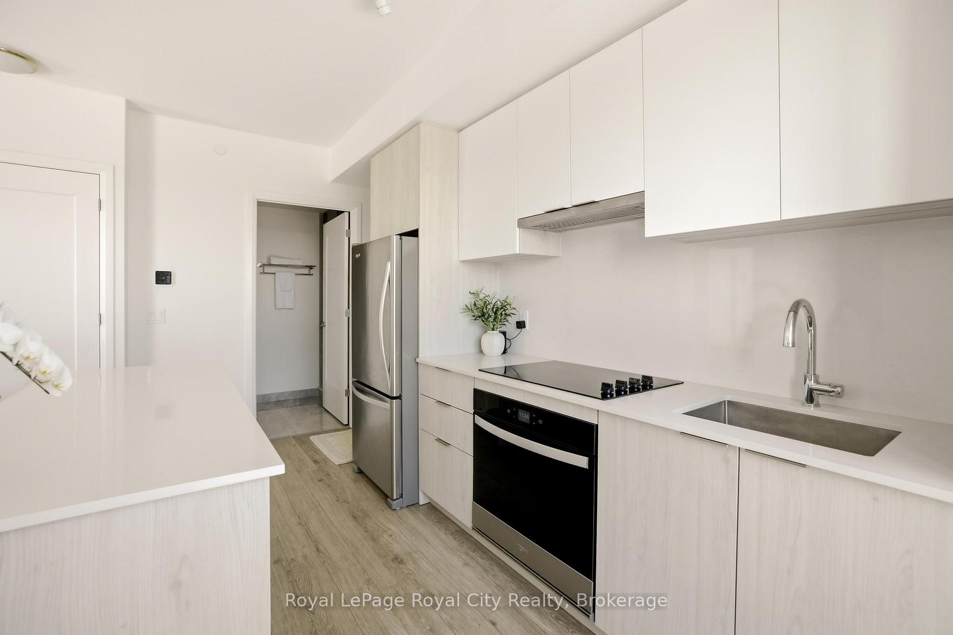 Photo 16 of Unit 604, 3071 Trafalgar Road, Oakville, Joshua Meadows — HOMEH
