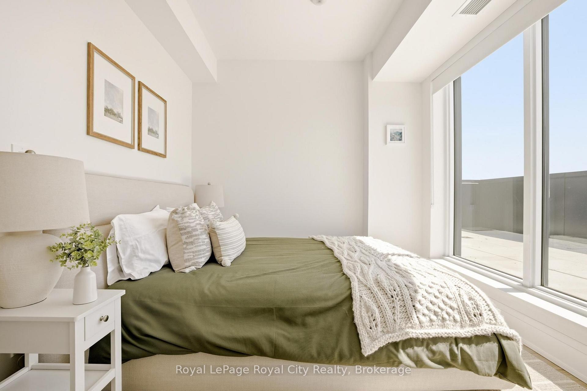 Photo 21 of Unit 604, 3071 Trafalgar Road, Oakville, Joshua Meadows — HOMEH