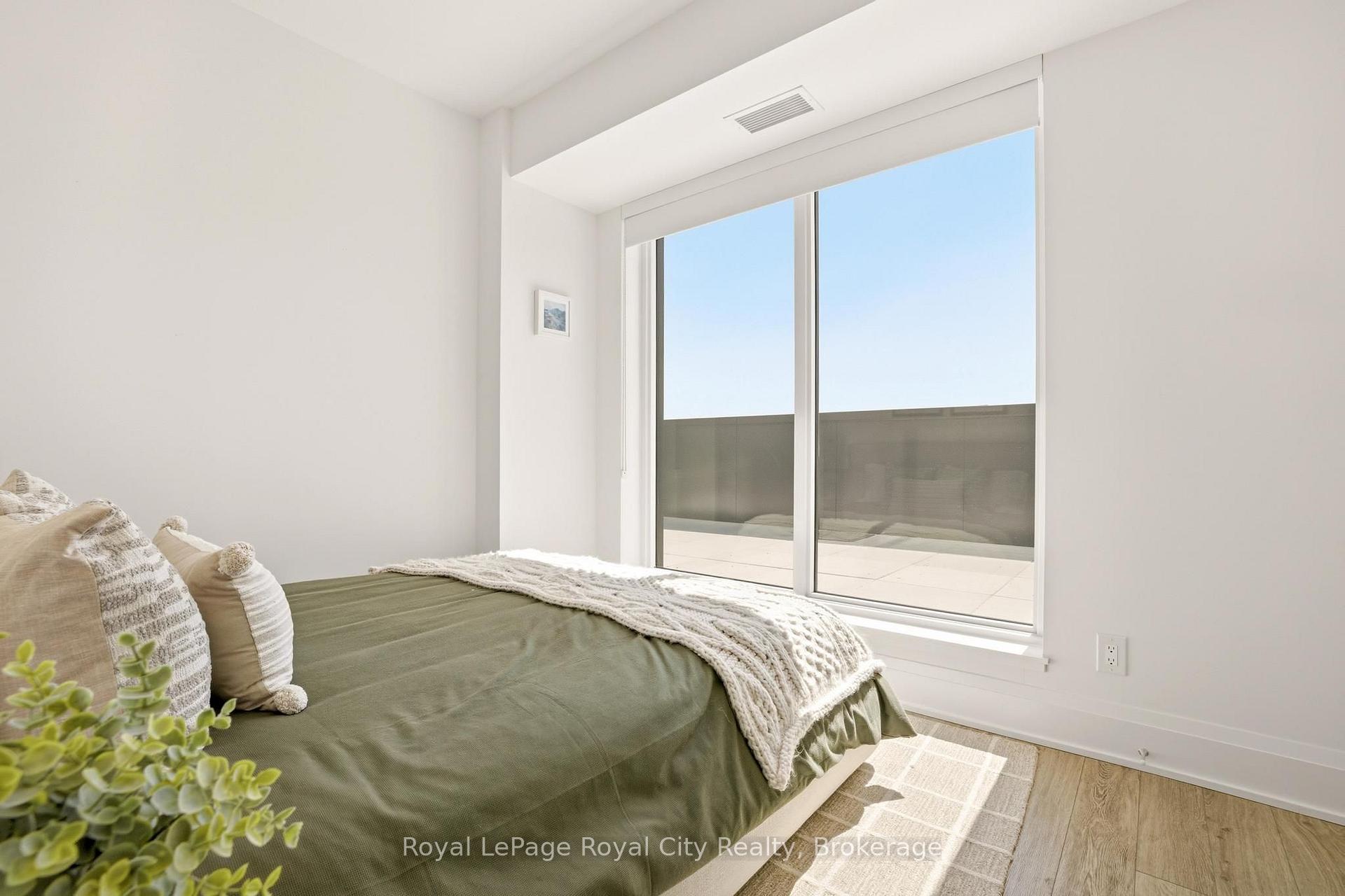 Photo 22 of Unit 604, 3071 Trafalgar Road, Oakville, Joshua Meadows — HOMEH