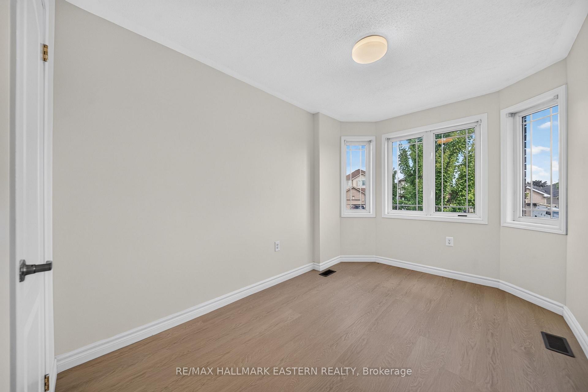 Photo 5 of 656 Clancy Crescent, Peterborough, Otonabee Ward 1 — HOMEH