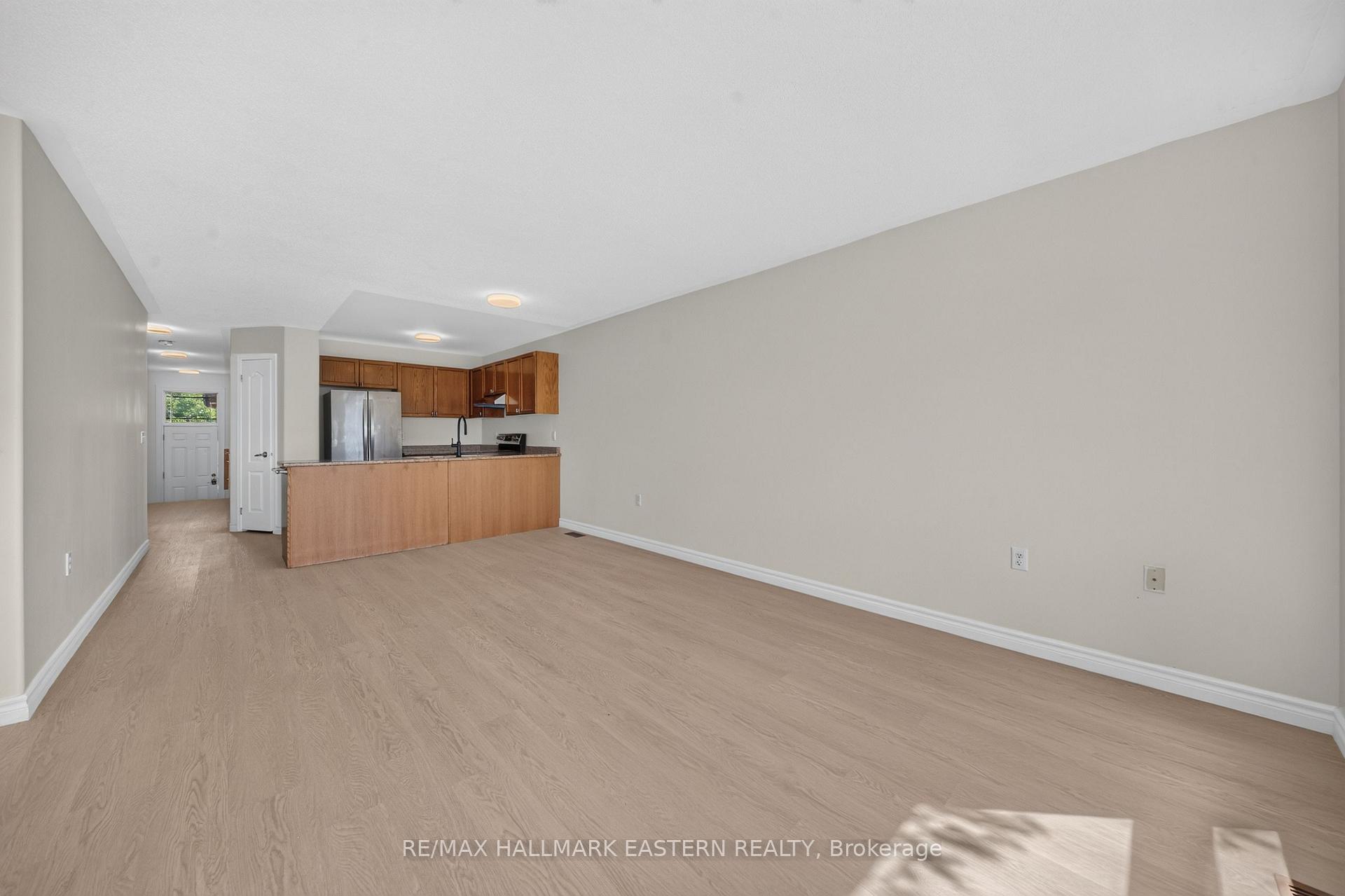 Photo 14 of 656 Clancy Crescent, Peterborough, Otonabee Ward 1 — HOMEH