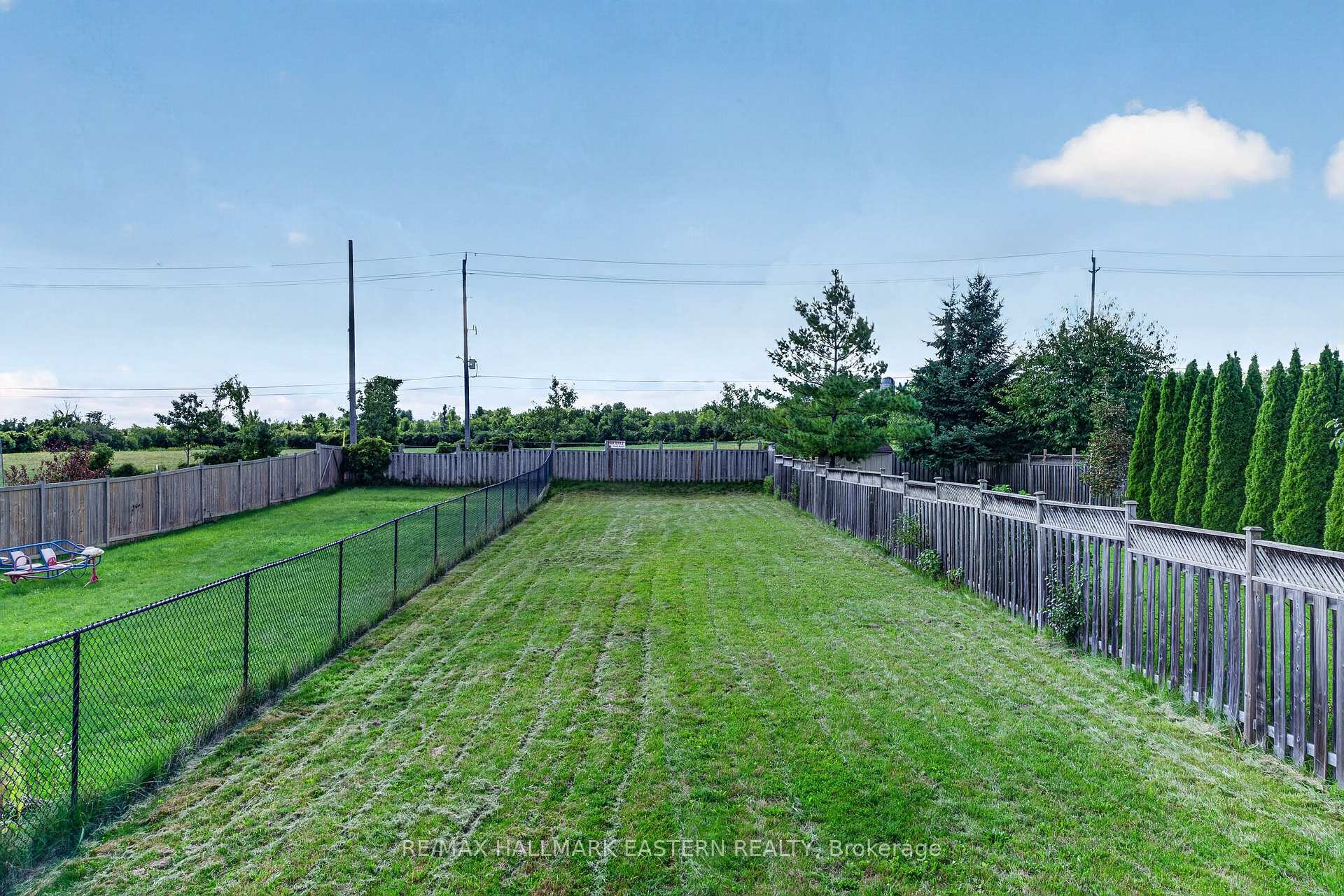 Photo 36 of 656 Clancy Crescent, Peterborough, Otonabee Ward 1 — HOMEH