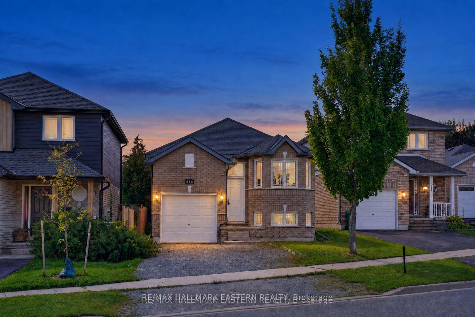 Photo 2 of 656 Clancy Crescent, Peterborough, Otonabee Ward 1 — HOMEH