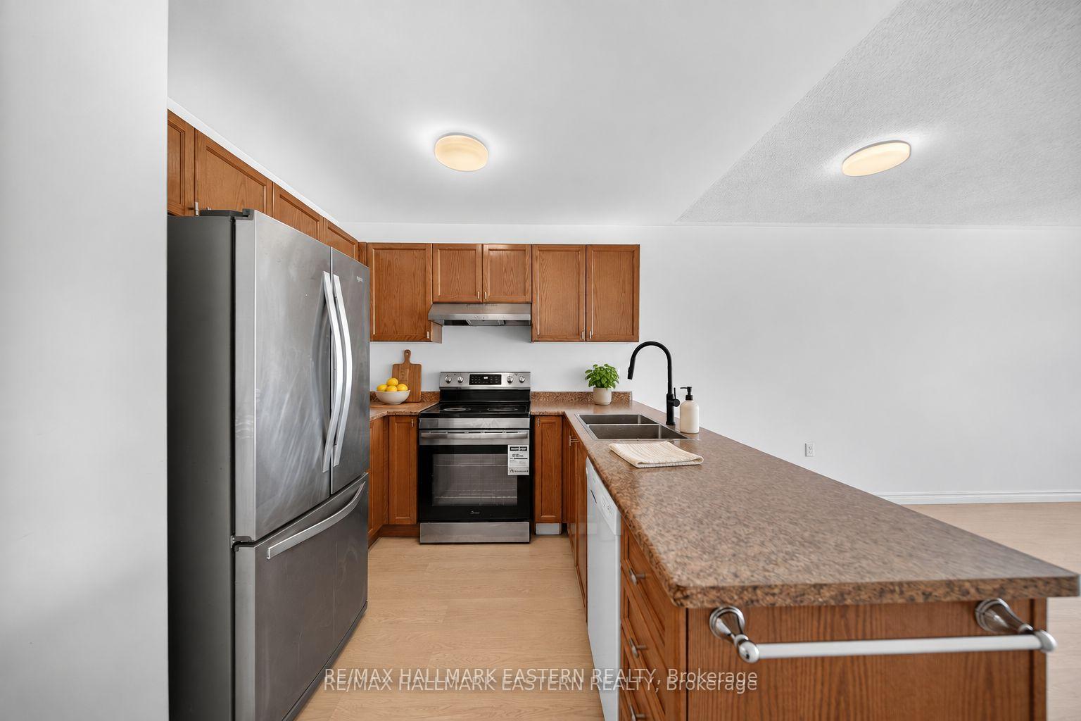 Photo 11 of 656 Clancy Crescent, Peterborough, Otonabee Ward 1 — HOMEH