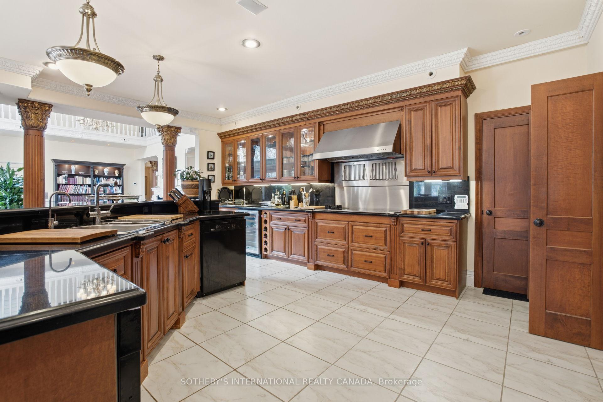 Photo 14 of 55 Pine Ridge Drive, Scarborough, Cliffcrest — HOMEH
