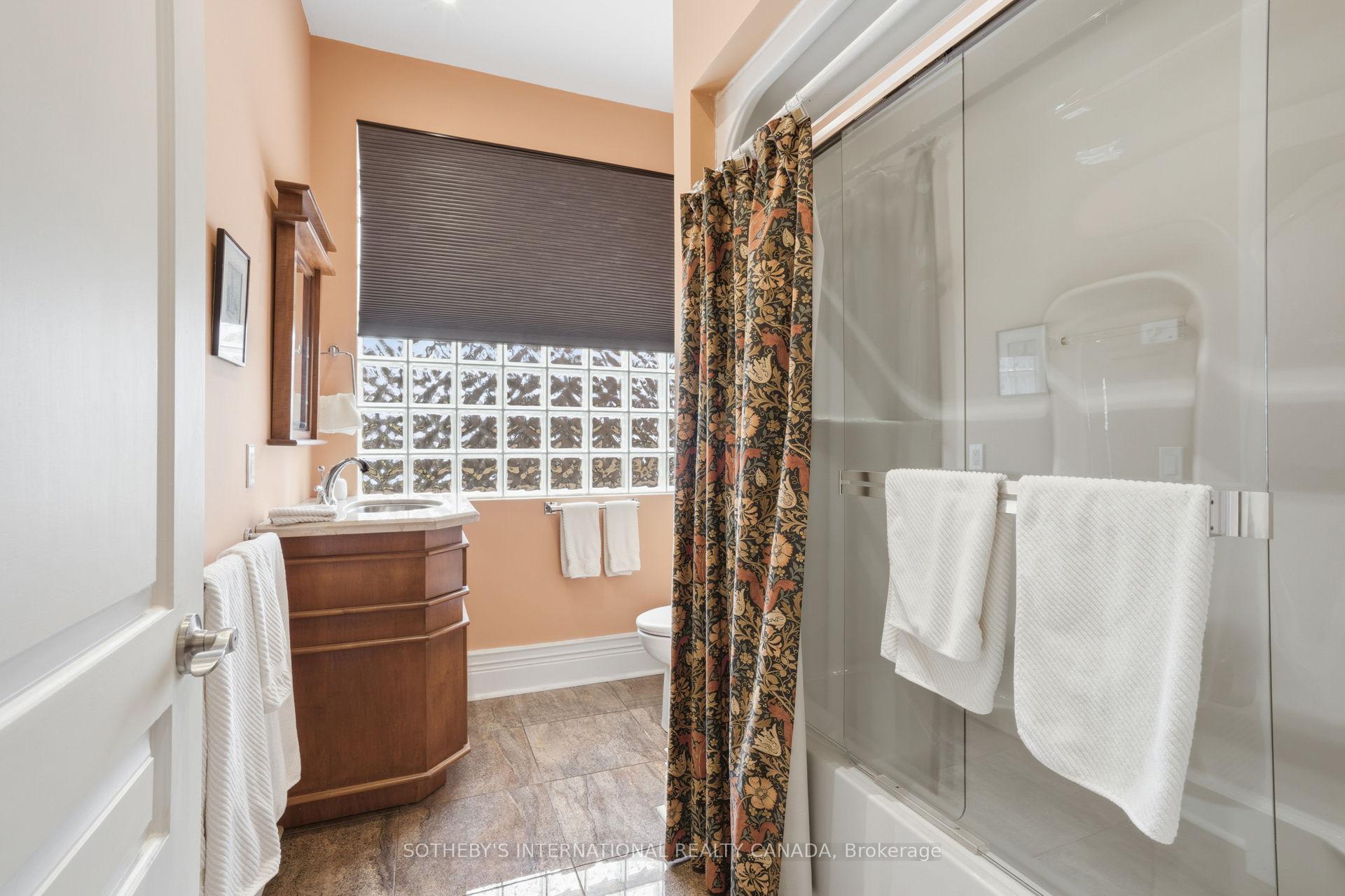 Photo 19 of 55 Pine Ridge Drive, Scarborough, Cliffcrest — HOMEH