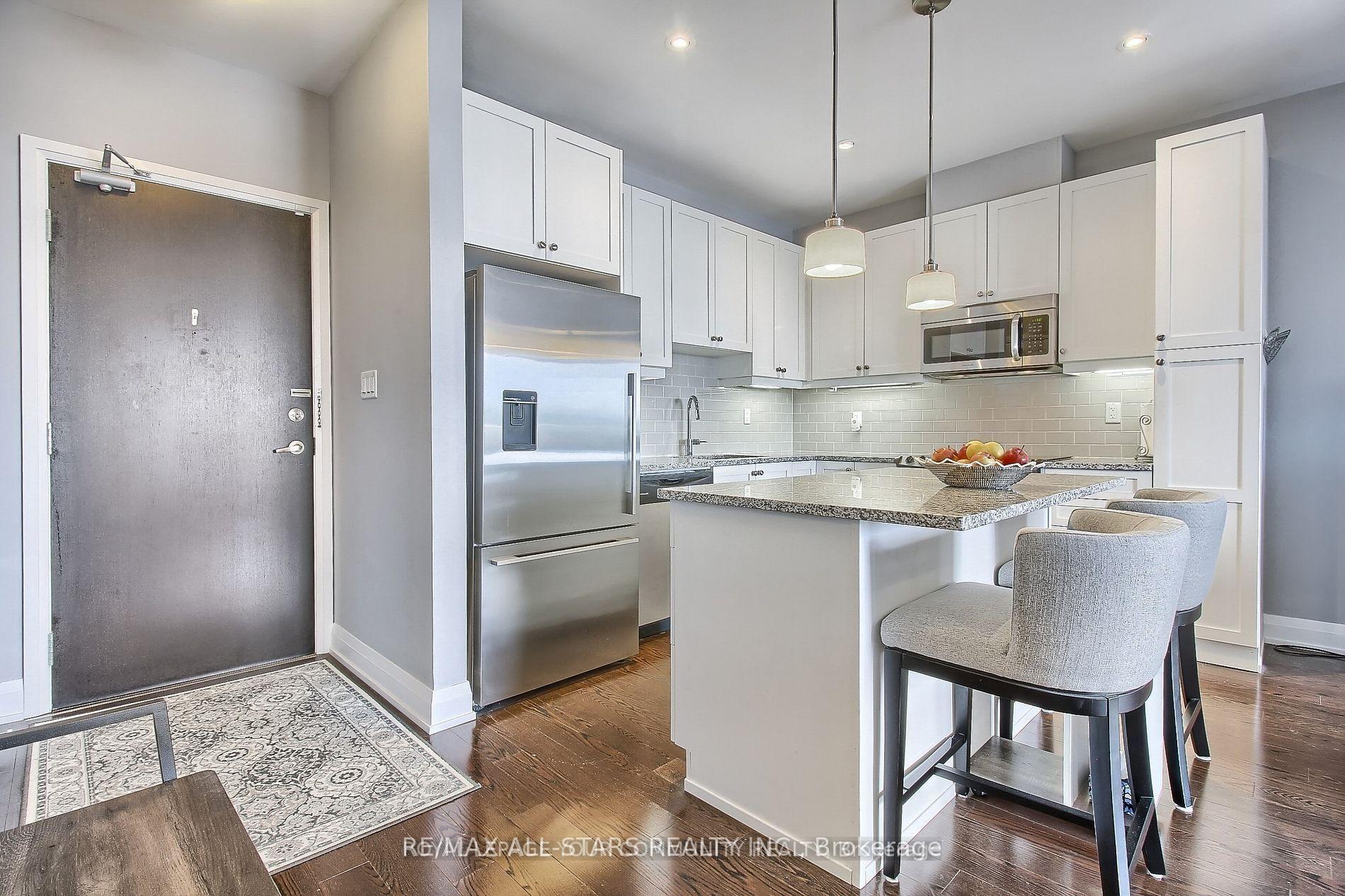 Photo 9 of Unit 609, 15277 Yonge Street S, Aurora, Aurora Village — HOMEH