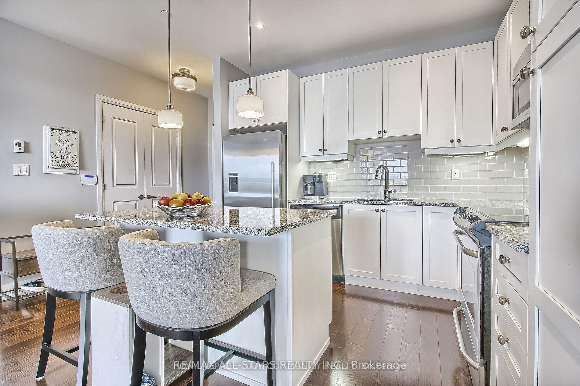 Photo 10 of Unit 609, 15277 Yonge Street S, Aurora, Aurora Village — HOMEH
