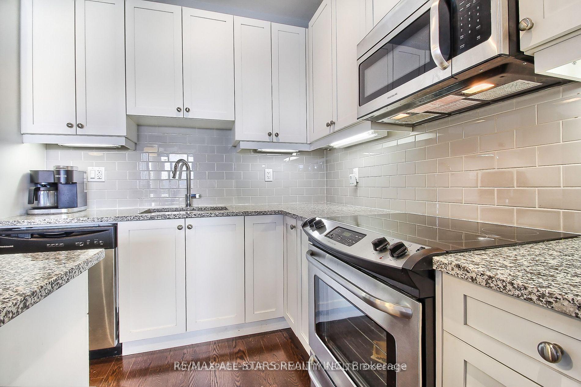 Photo 11 of Unit 609, 15277 Yonge Street S, Aurora, Aurora Village — HOMEH