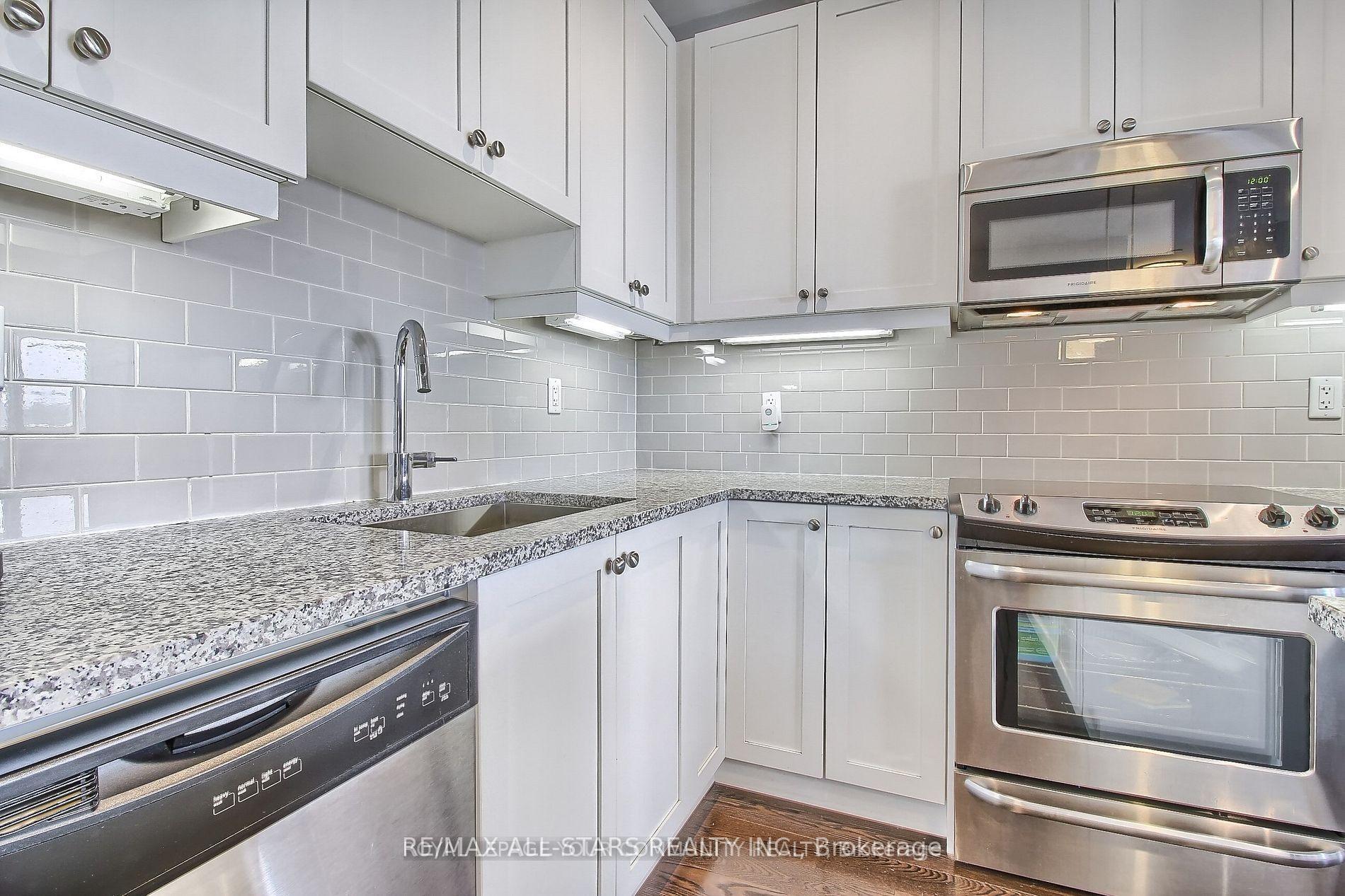 Photo 12 of Unit 609, 15277 Yonge Street S, Aurora, Aurora Village — HOMEH