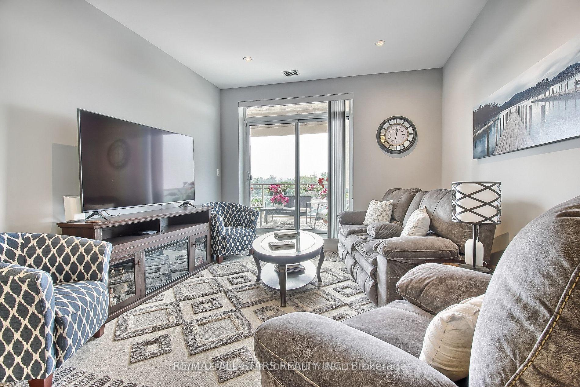 Photo 15 of Unit 609, 15277 Yonge Street S, Aurora, Aurora Village — HOMEH