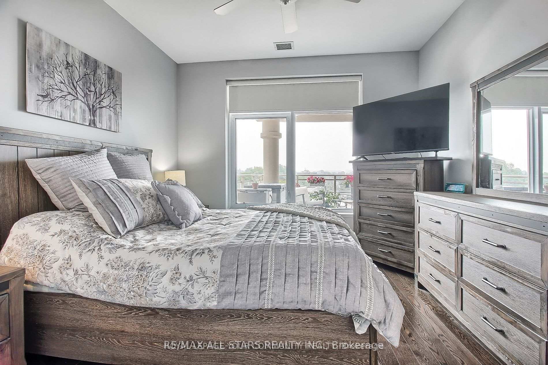 Photo 19 of Unit 609, 15277 Yonge Street S, Aurora, Aurora Village — HOMEH