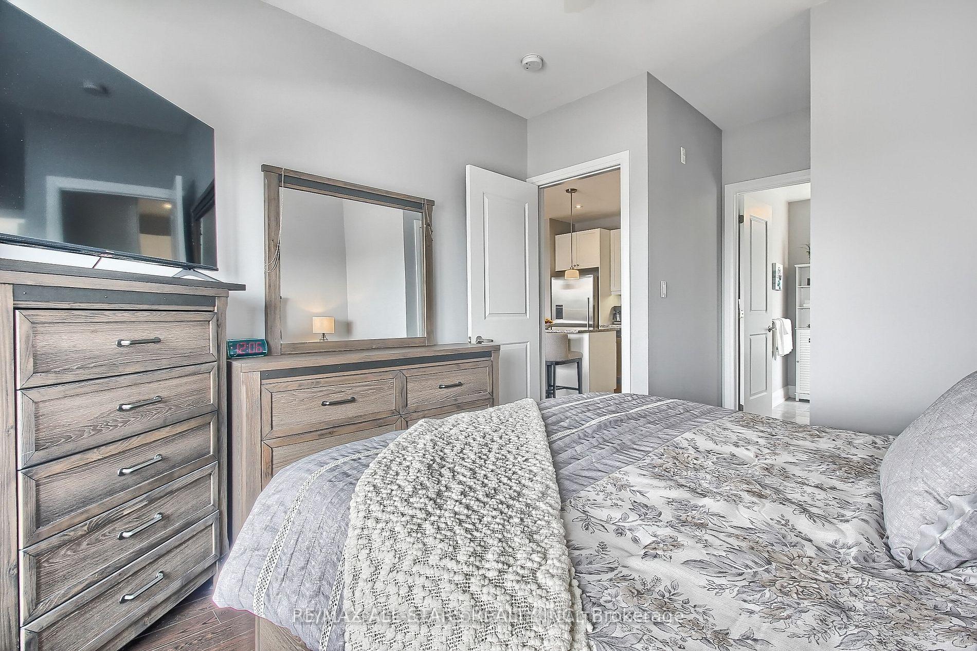 Photo 20 of Unit 609, 15277 Yonge Street S, Aurora, Aurora Village — HOMEH