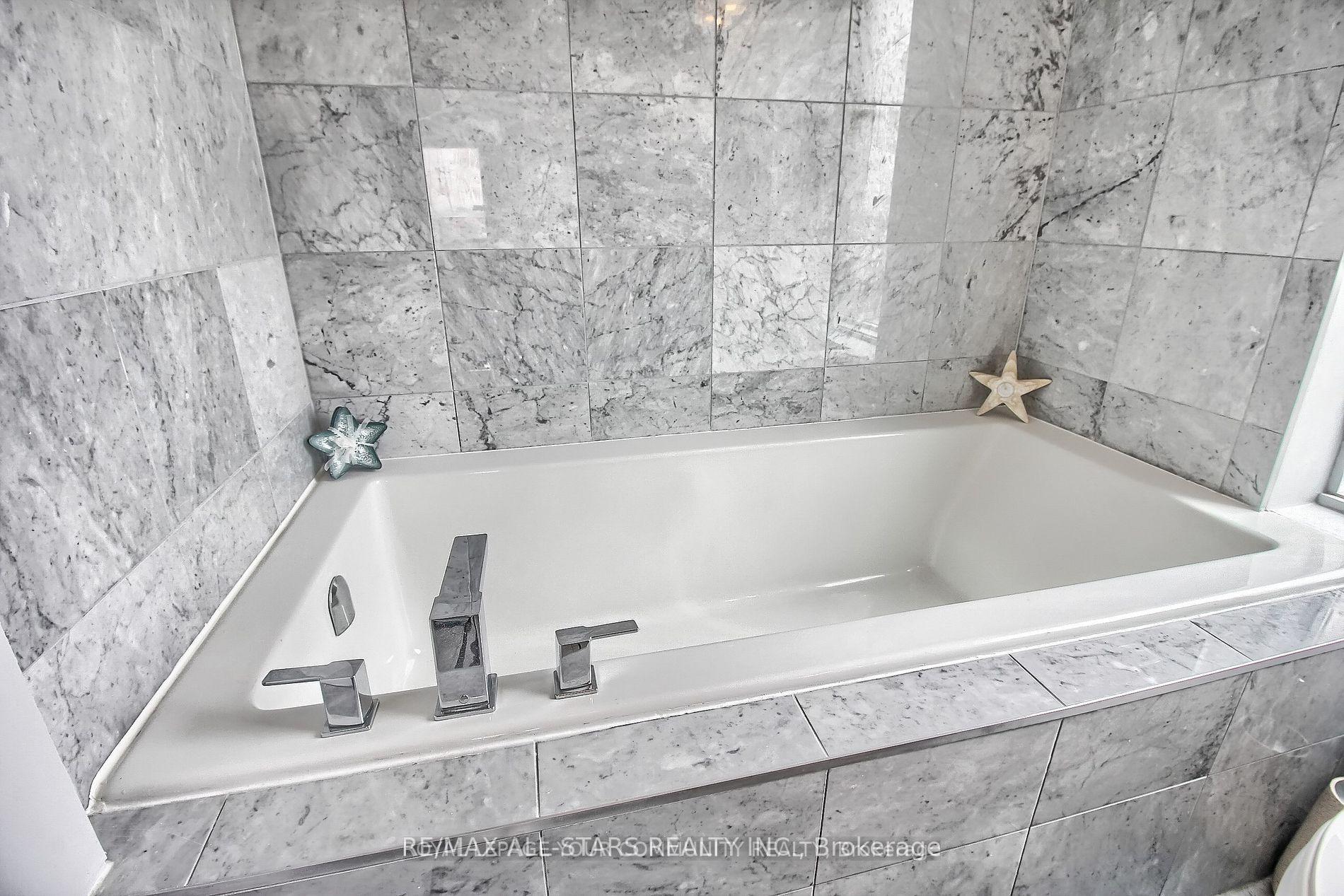 Photo 23 of Unit 609, 15277 Yonge Street S, Aurora, Aurora Village — HOMEH
