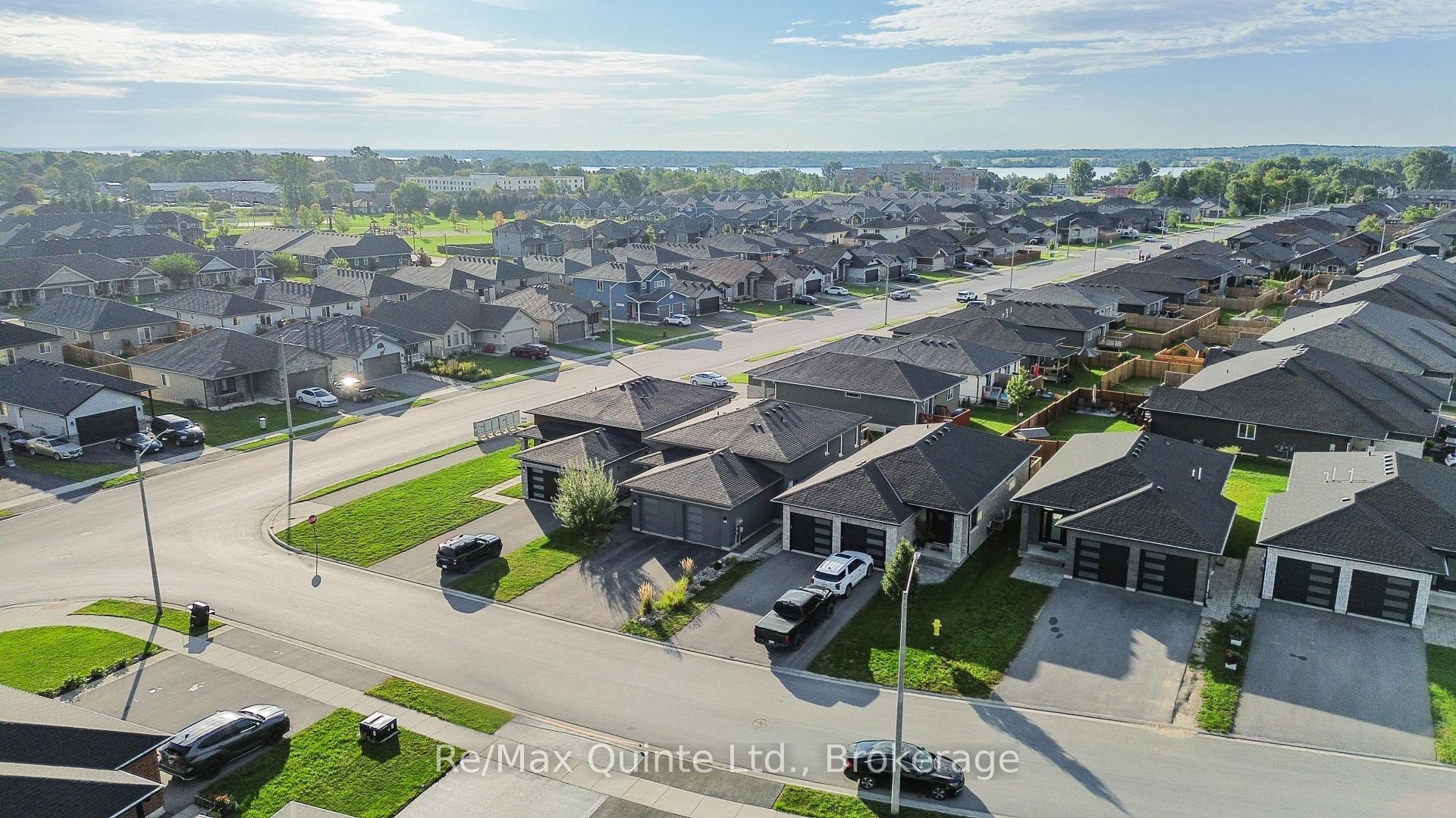 Photo 4 of Unit B, 103 Dewal Place, Belleville, Belleville Ward — HOMEH