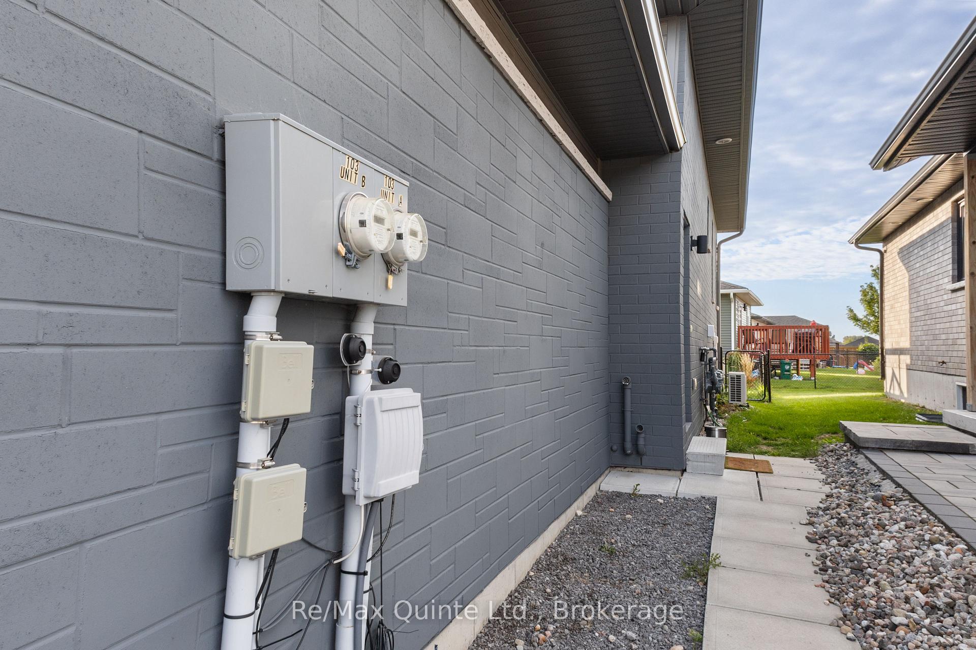 Photo 11 of Unit B, 103 Dewal Place, Belleville, Belleville Ward — HOMEH