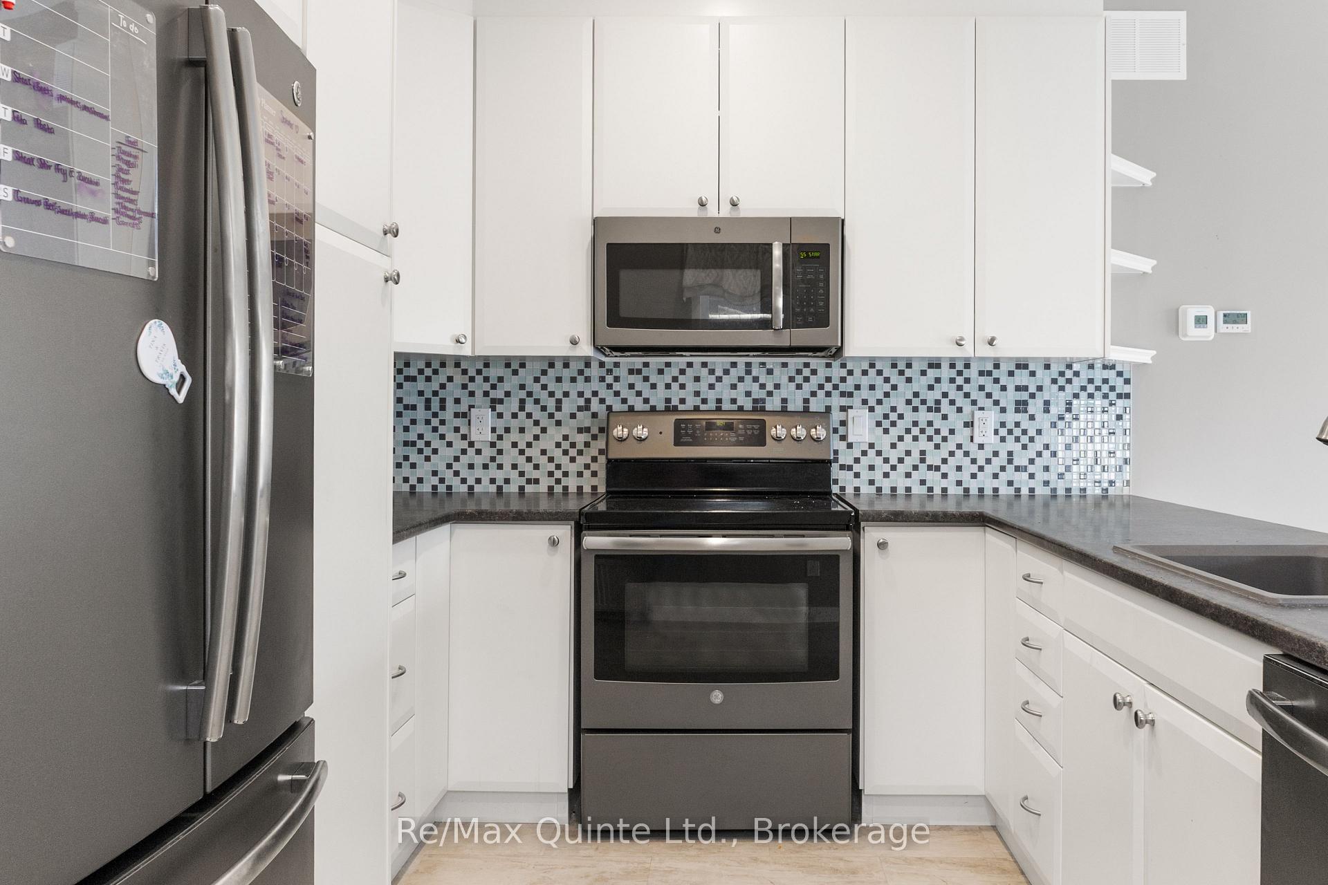 Photo 14 of Unit B, 103 Dewal Place, Belleville, Belleville Ward — HOMEH