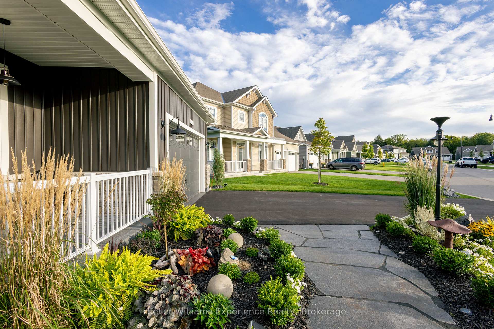Photo 3 of 38 Dyer Crescent, Bracebridge, Macaulay — HOMEH