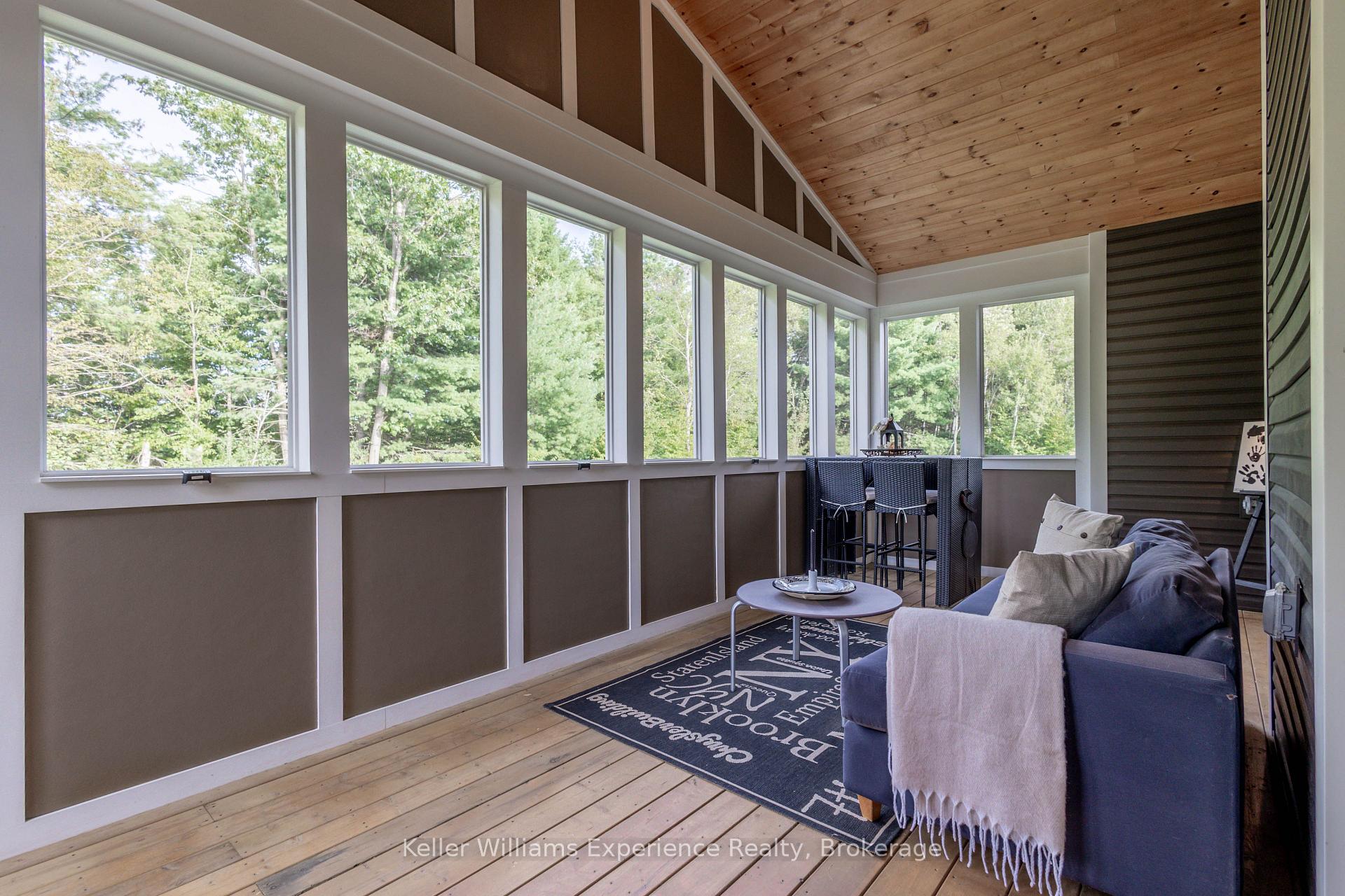Photo 21 of 38 Dyer Crescent, Bracebridge, Macaulay — HOMEH