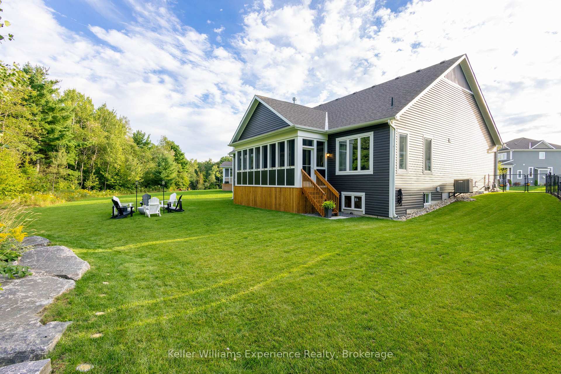 Photo 24 of 38 Dyer Crescent, Bracebridge, Macaulay — HOMEH