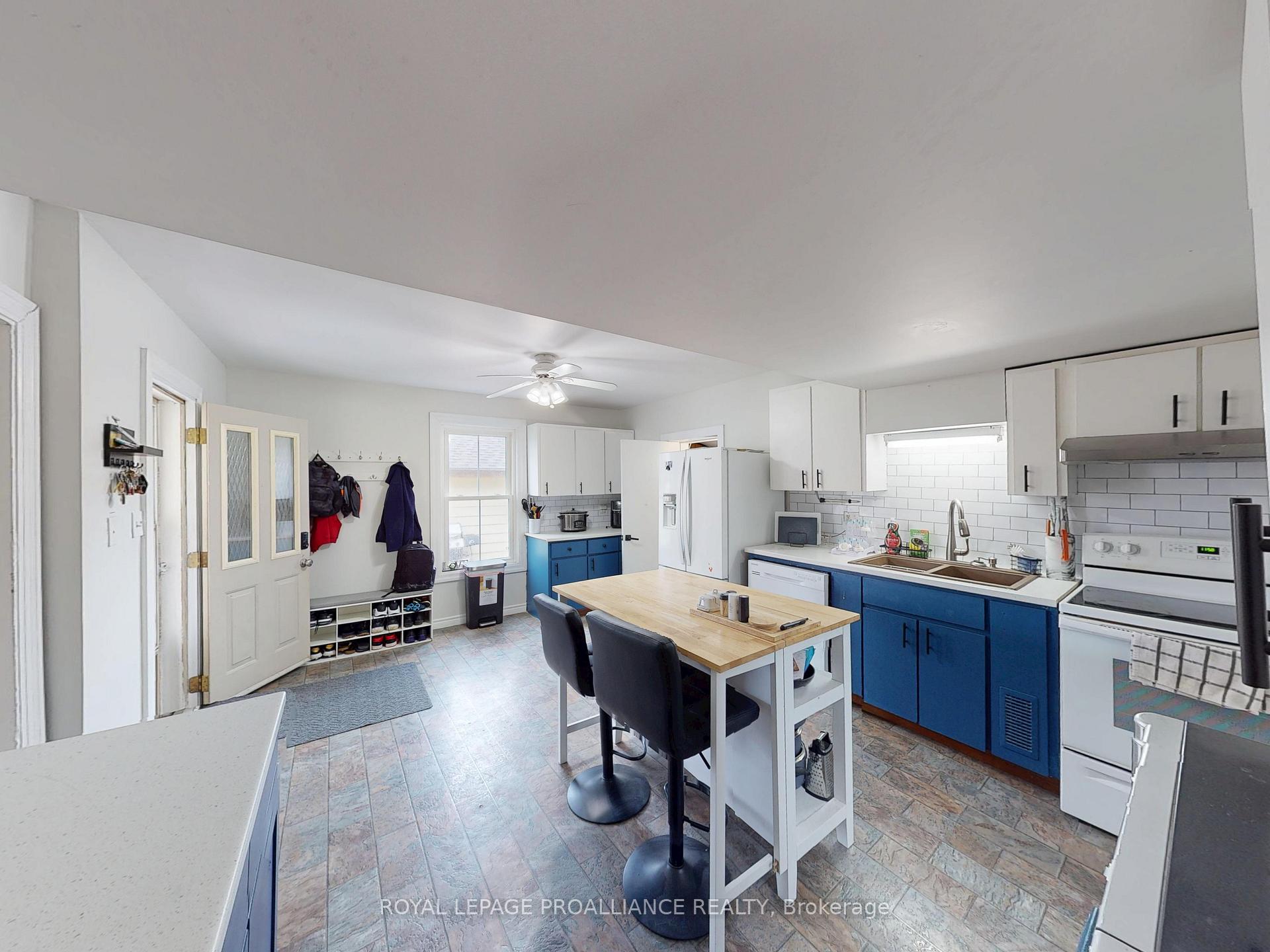 Photo 9 of 83 College Street, Deseronto, Deseronto (Town) — HOMEH