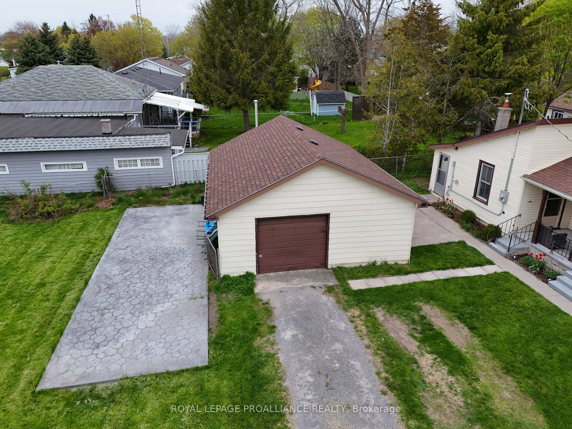 Photo 23 of 83 College Street, Deseronto, Deseronto (Town) — HOMEH