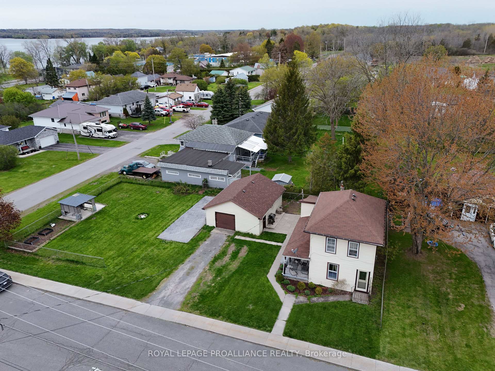 Photo 26 of 83 College Street, Deseronto, Deseronto (Town) — HOMEH