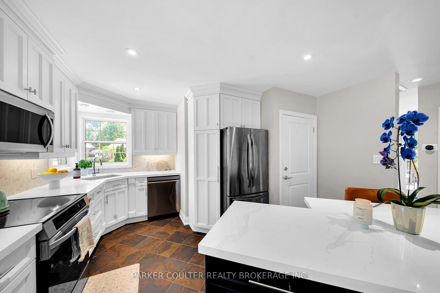 Photo 11 of 7 Oakley Park Square, Barrie, Wellington — HOMEH