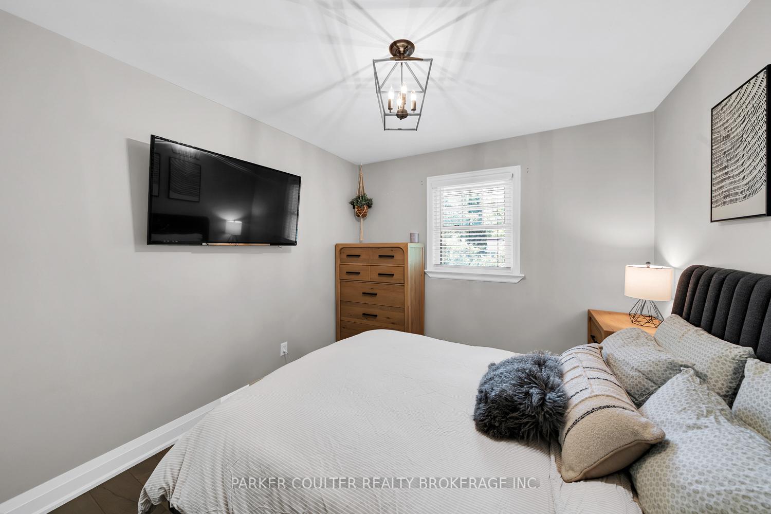 Photo 15 of 7 Oakley Park Square, Barrie, Wellington — HOMEH