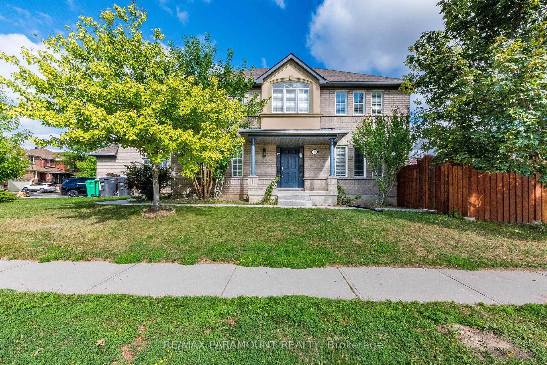 Photo 2 of 22 Checkerberry Crescent, Brampton, Sandringham-Wellington — HOMEH