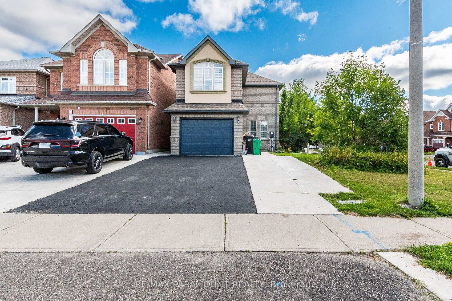 Photo 4 of 22 Checkerberry Crescent, Brampton, Sandringham-Wellington — HOMEH