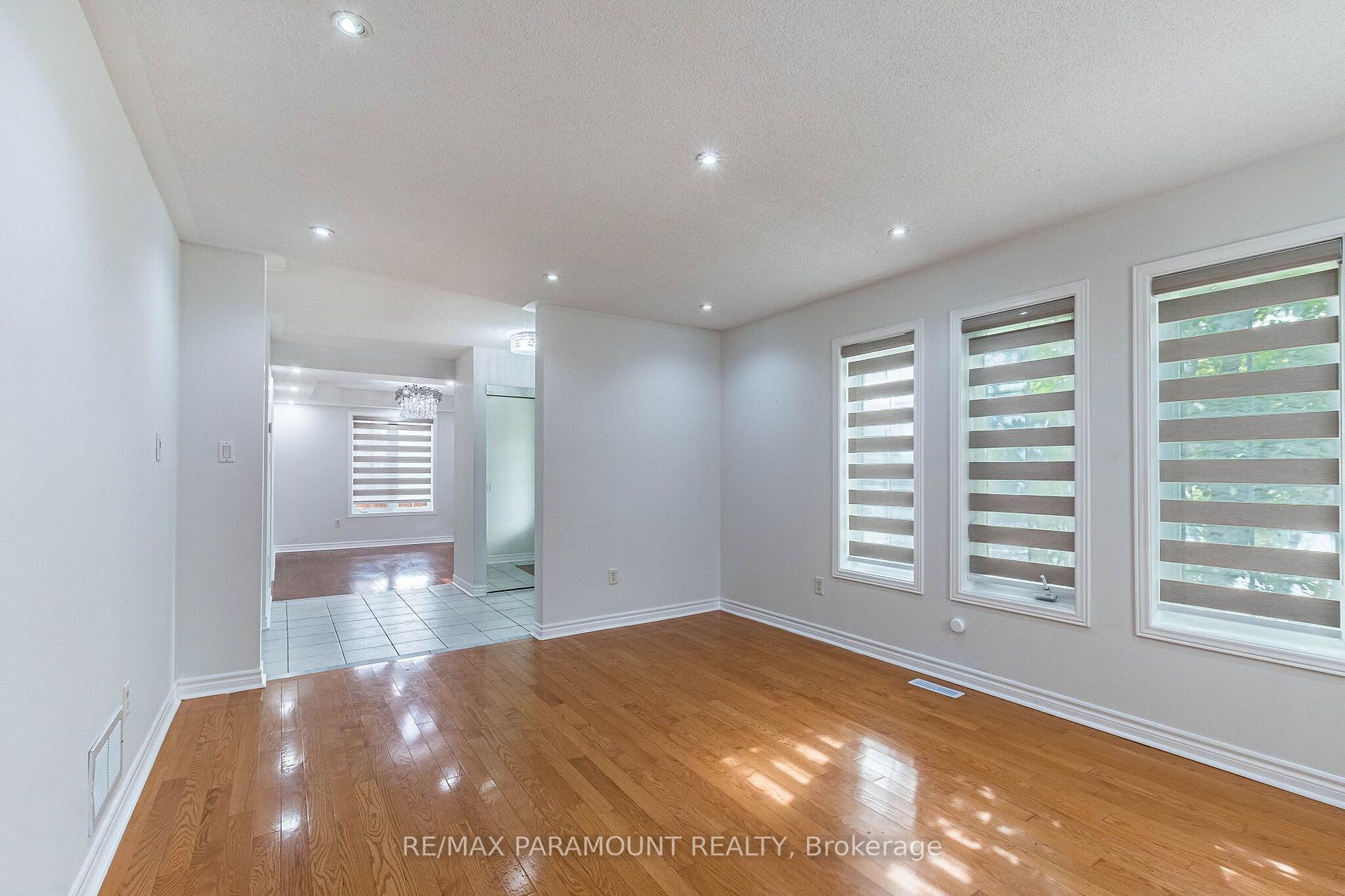 Photo 9 of 22 Checkerberry Crescent, Brampton, Sandringham-Wellington — HOMEH