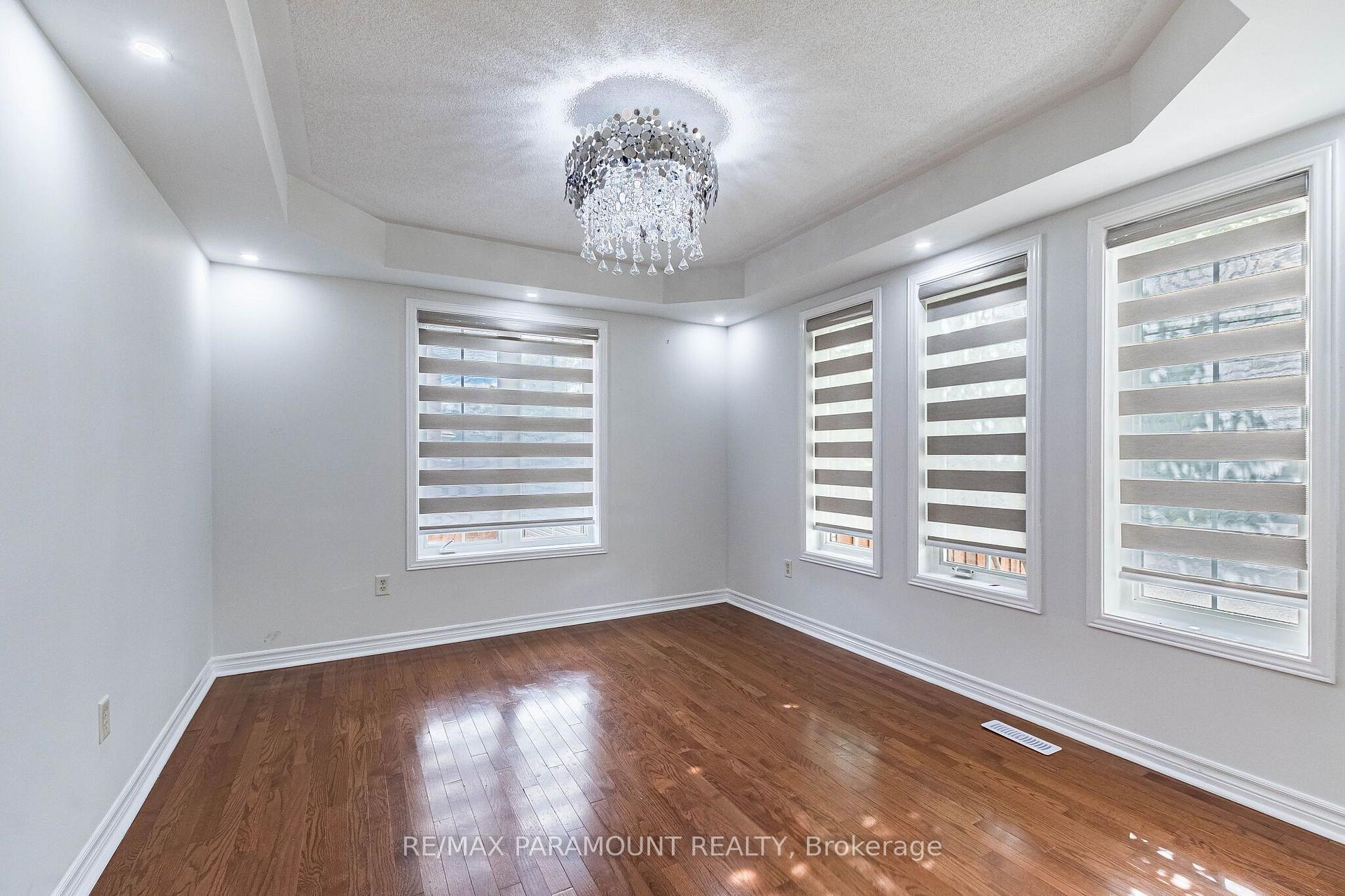 Photo 10 of 22 Checkerberry Crescent, Brampton, Sandringham-Wellington — HOMEH
