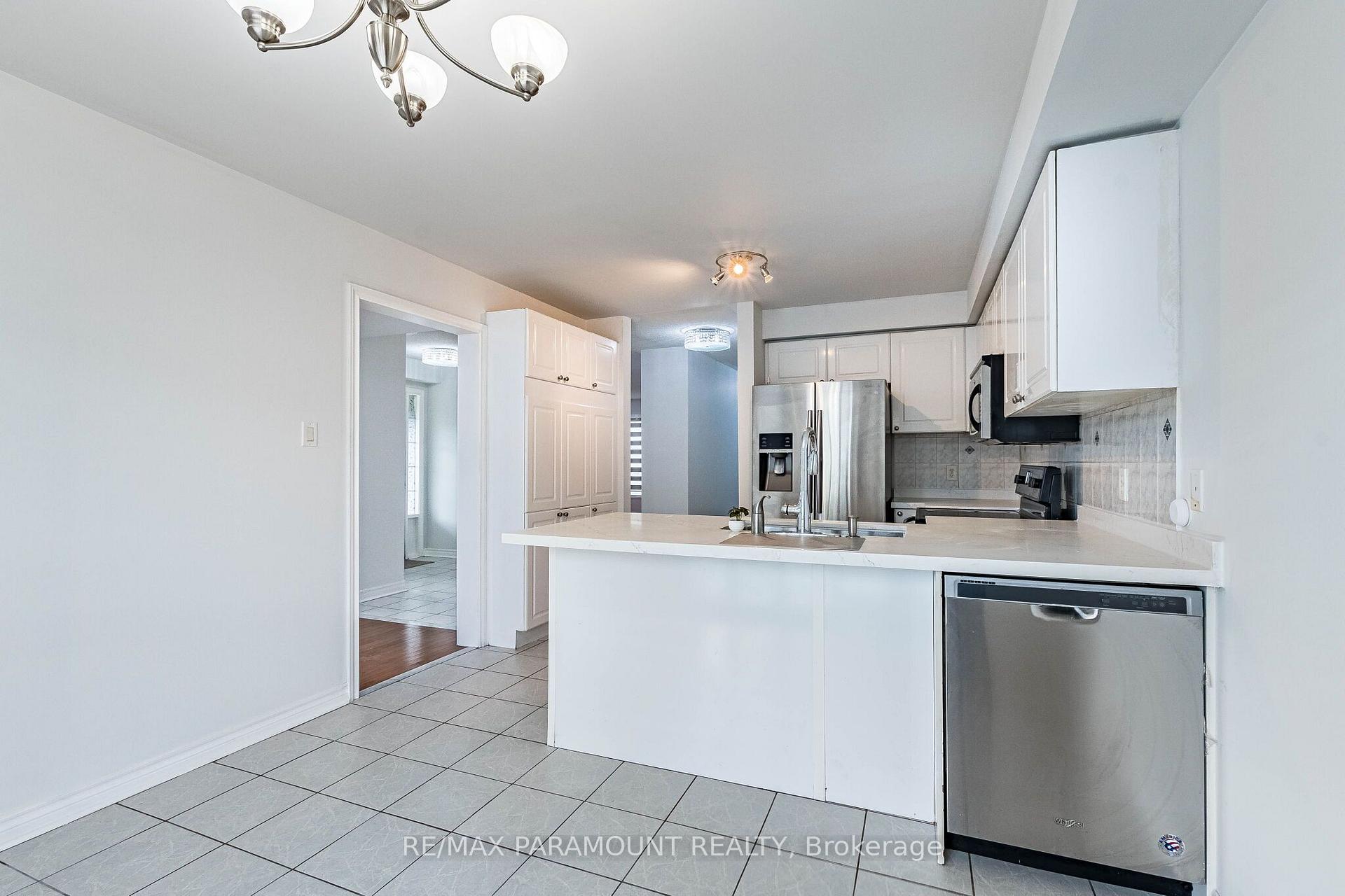 Photo 12 of 22 Checkerberry Crescent, Brampton, Sandringham-Wellington — HOMEH