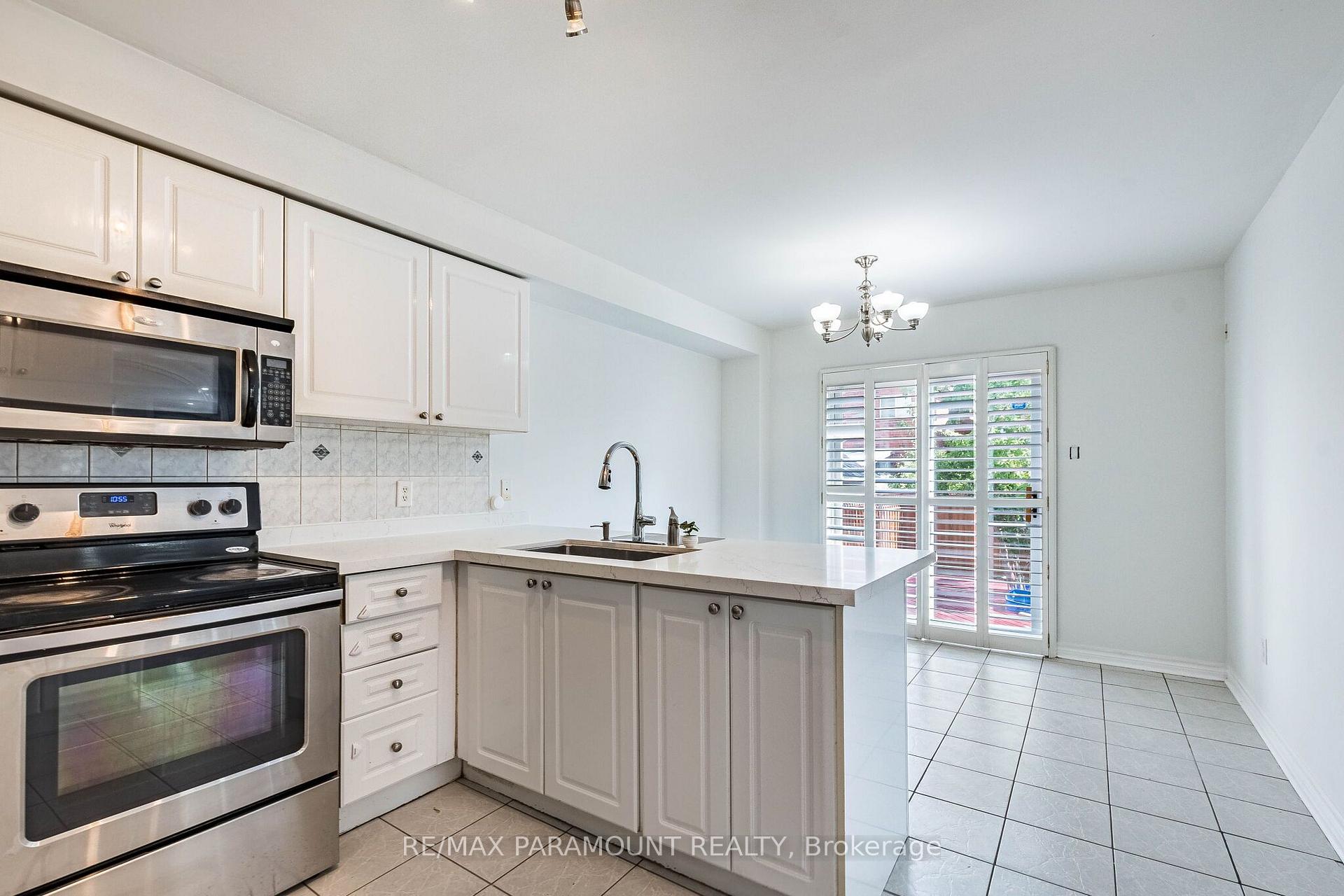 Photo 14 of 22 Checkerberry Crescent, Brampton, Sandringham-Wellington — HOMEH